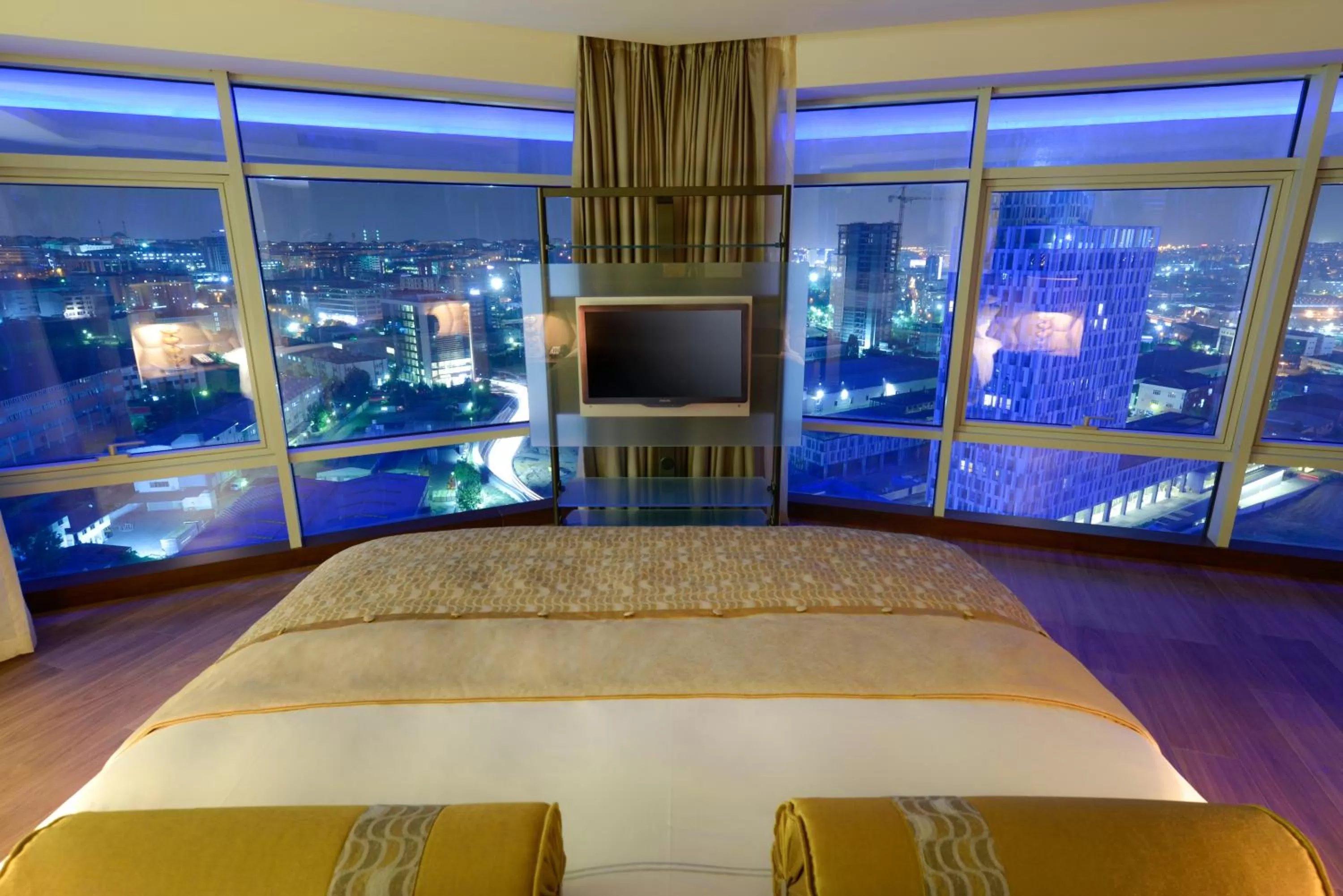 Decorative detail, Bed in Wyndham Grand Istanbul Europe