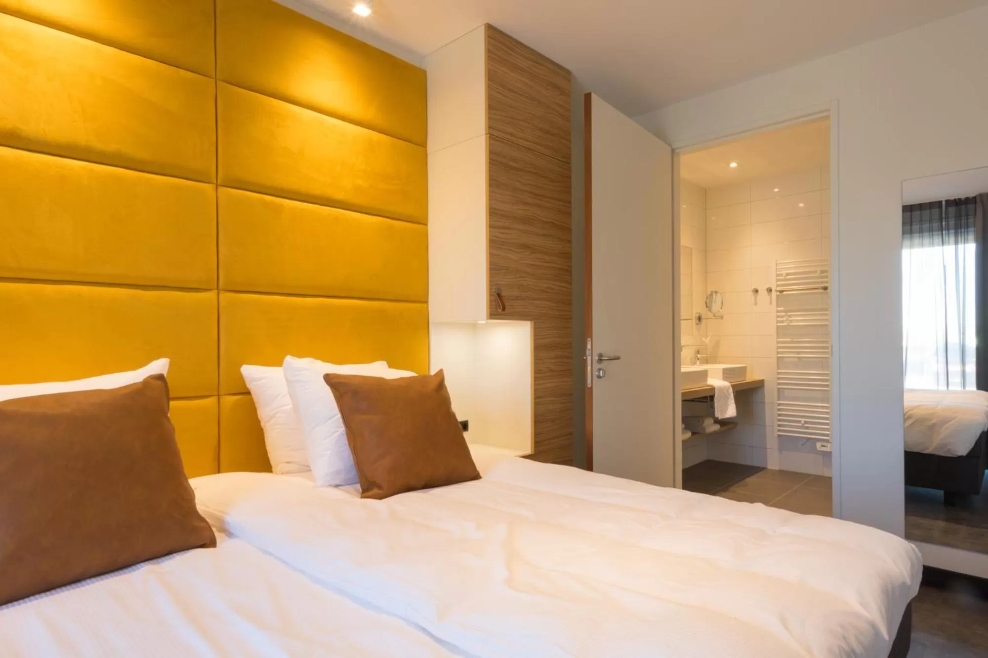 Bed in Hotel Kaap West I Kloeg Collection