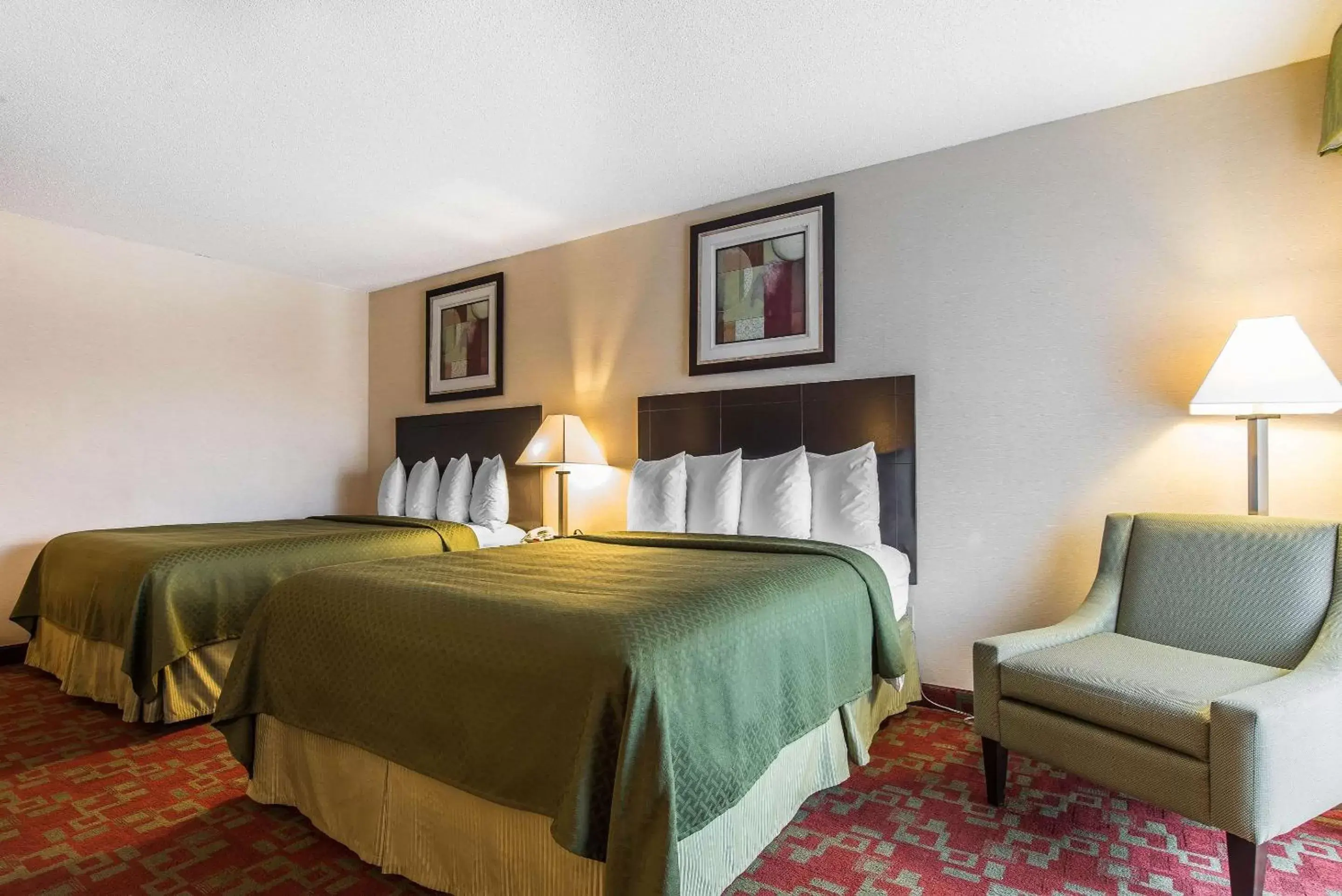 Queen Room with Two Queen Beds - Accessible/Non-Smoking in Quality Inn Shelburne - Burlington Queen Room with Two Queen Beds - Accessible/Non-Smoking in Quality Inn Shelburne - Burlington