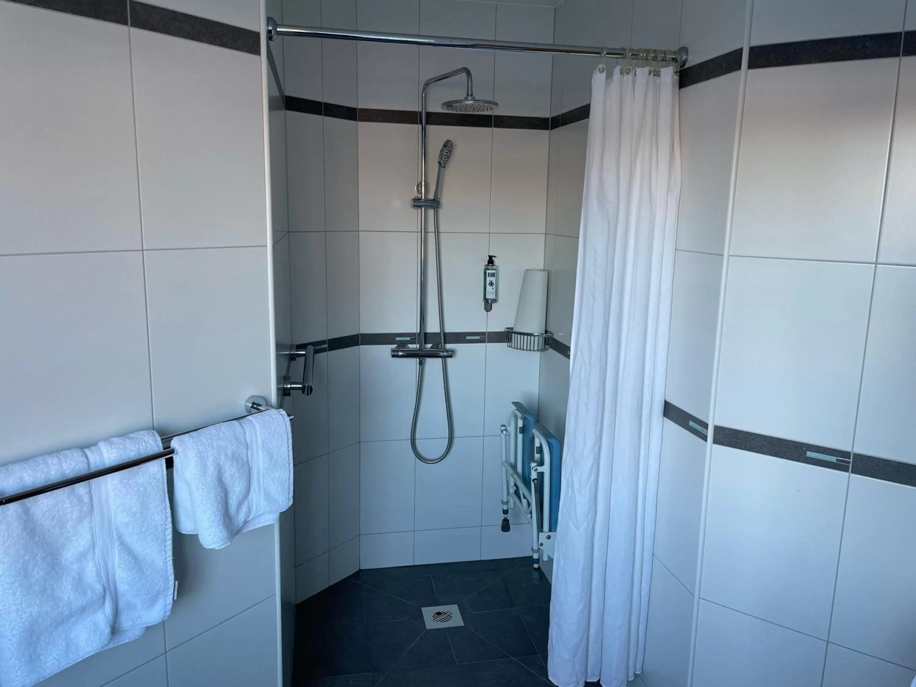 Bathroom in Best Western Homestead Court Hotel