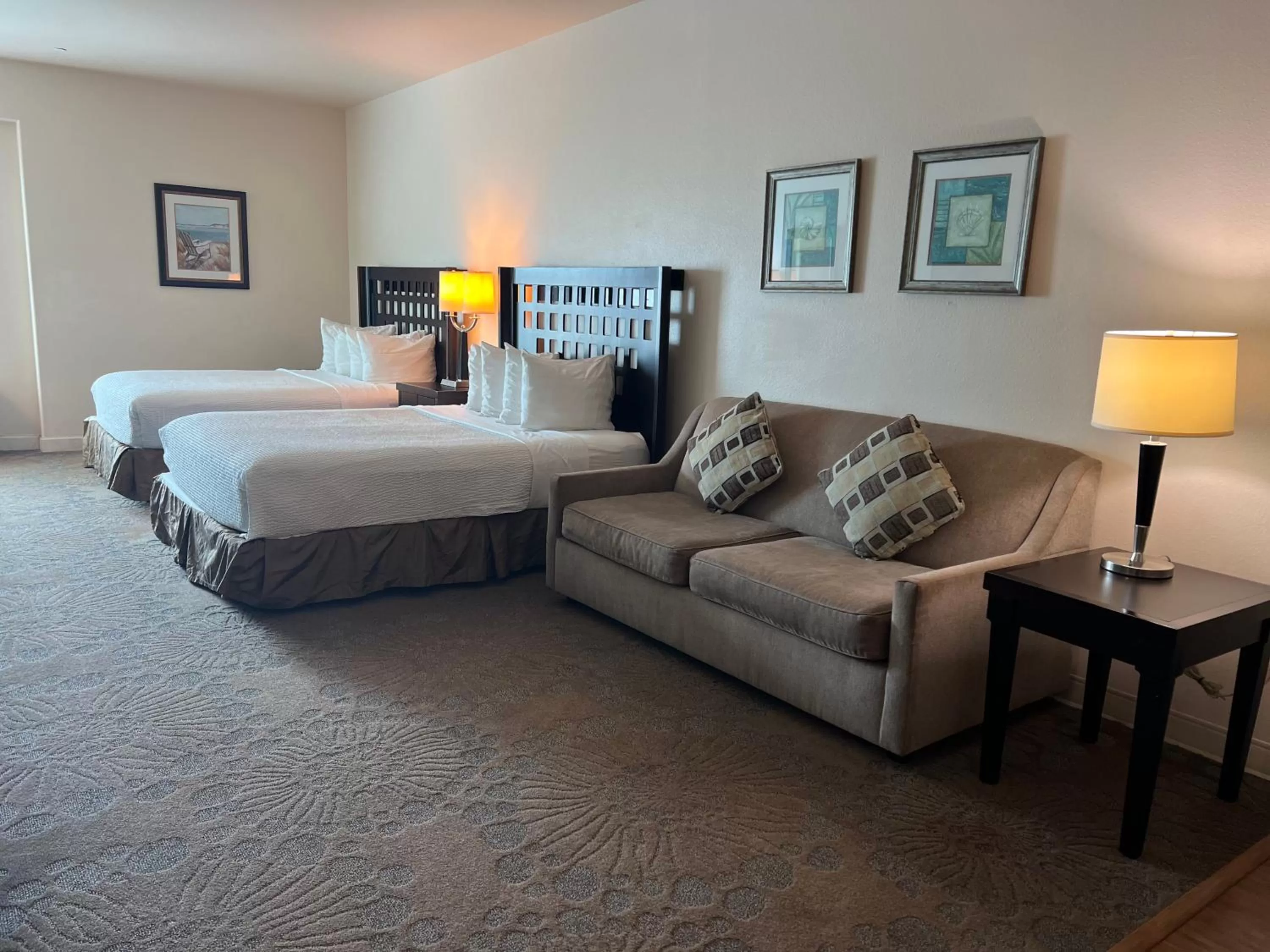 Photo of the whole room, Bed in Sunchase Inn & Suites