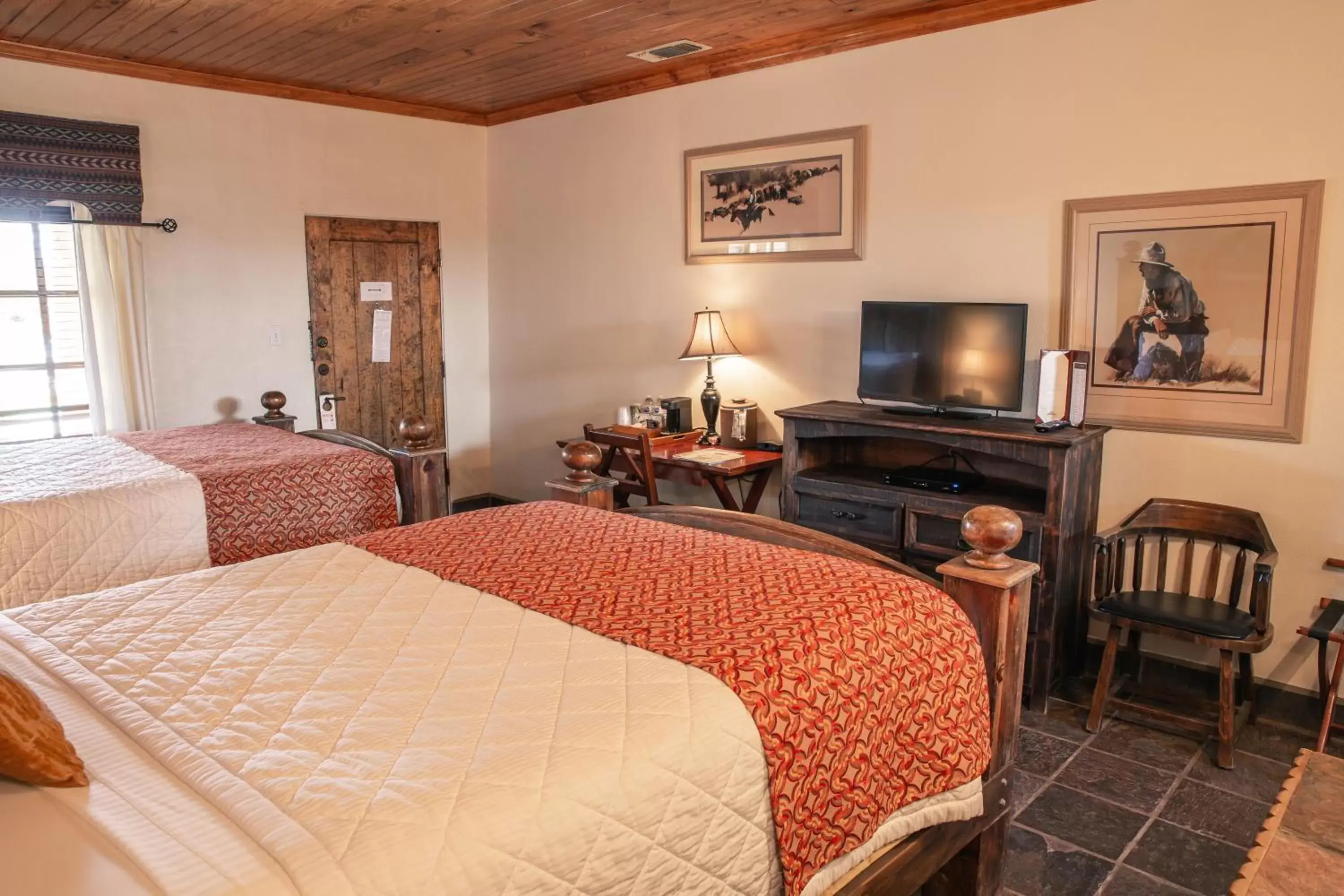 Deluxe Queen Room with Two Queen Beds in Lajitas Golf Resort Deluxe Queen Room with Two Queen Beds in Lajitas Golf Resort