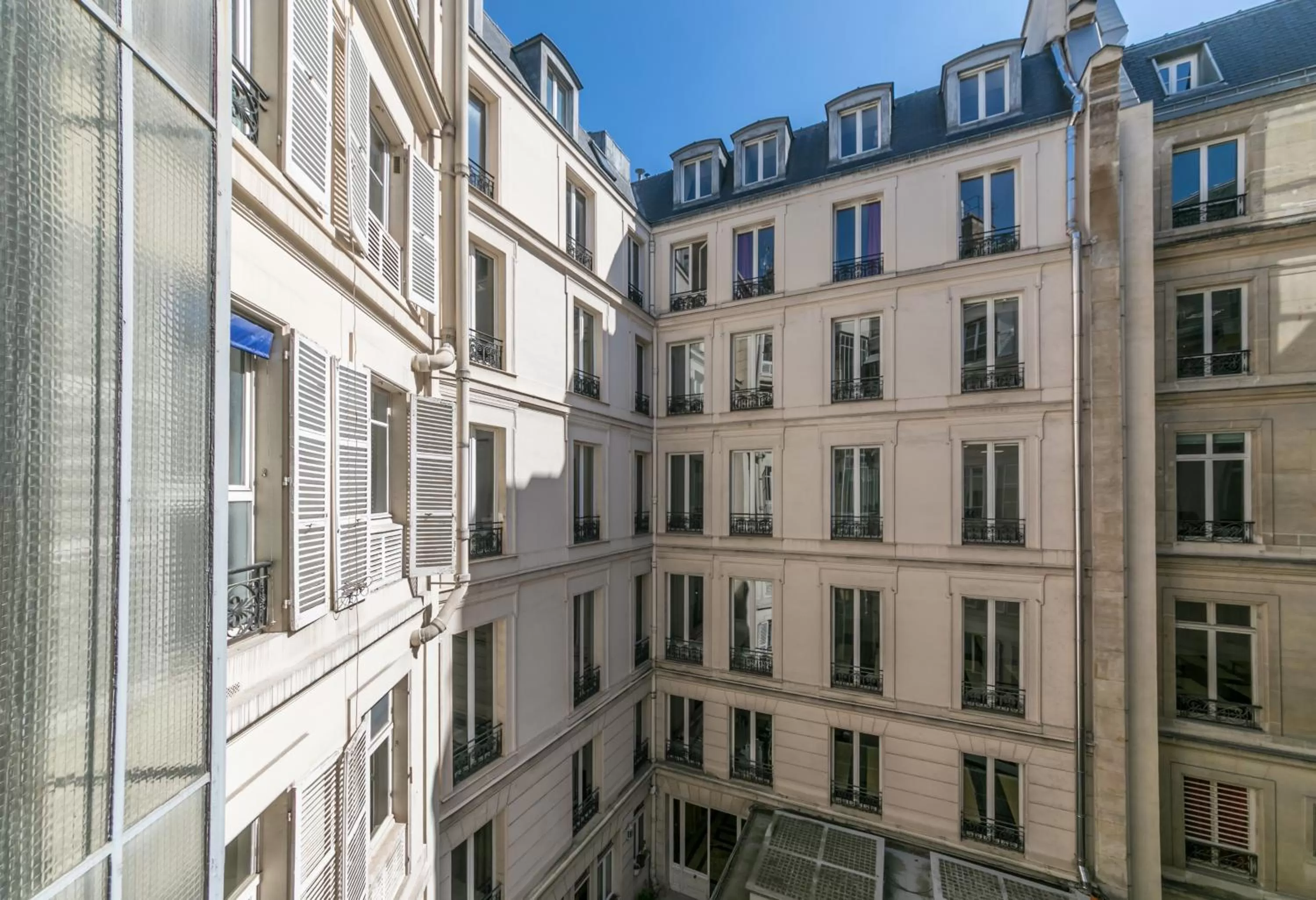 Property building in WS Haussmann - La Fayette