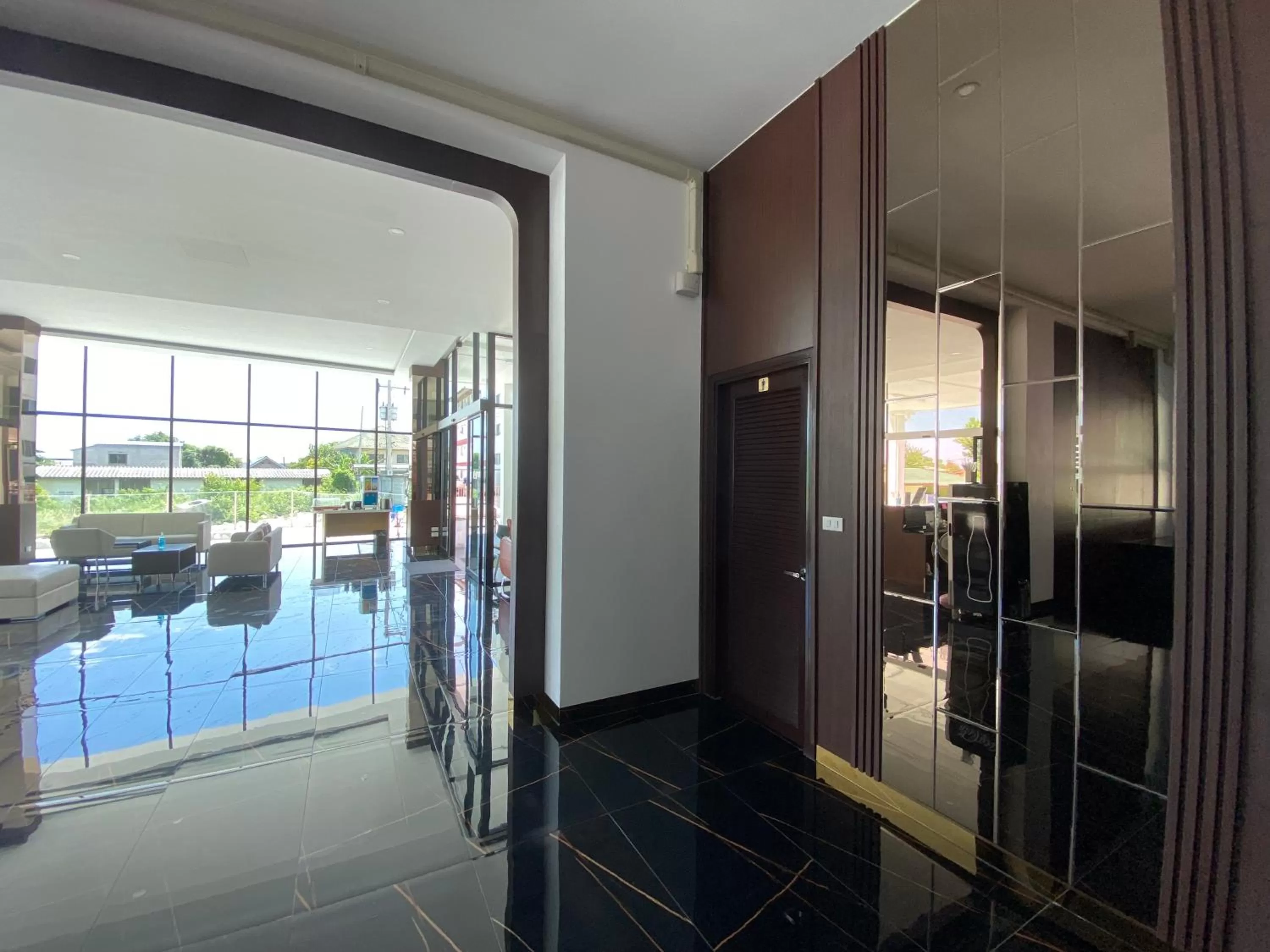 Lobby or reception in GEEN Hotel Chonburi