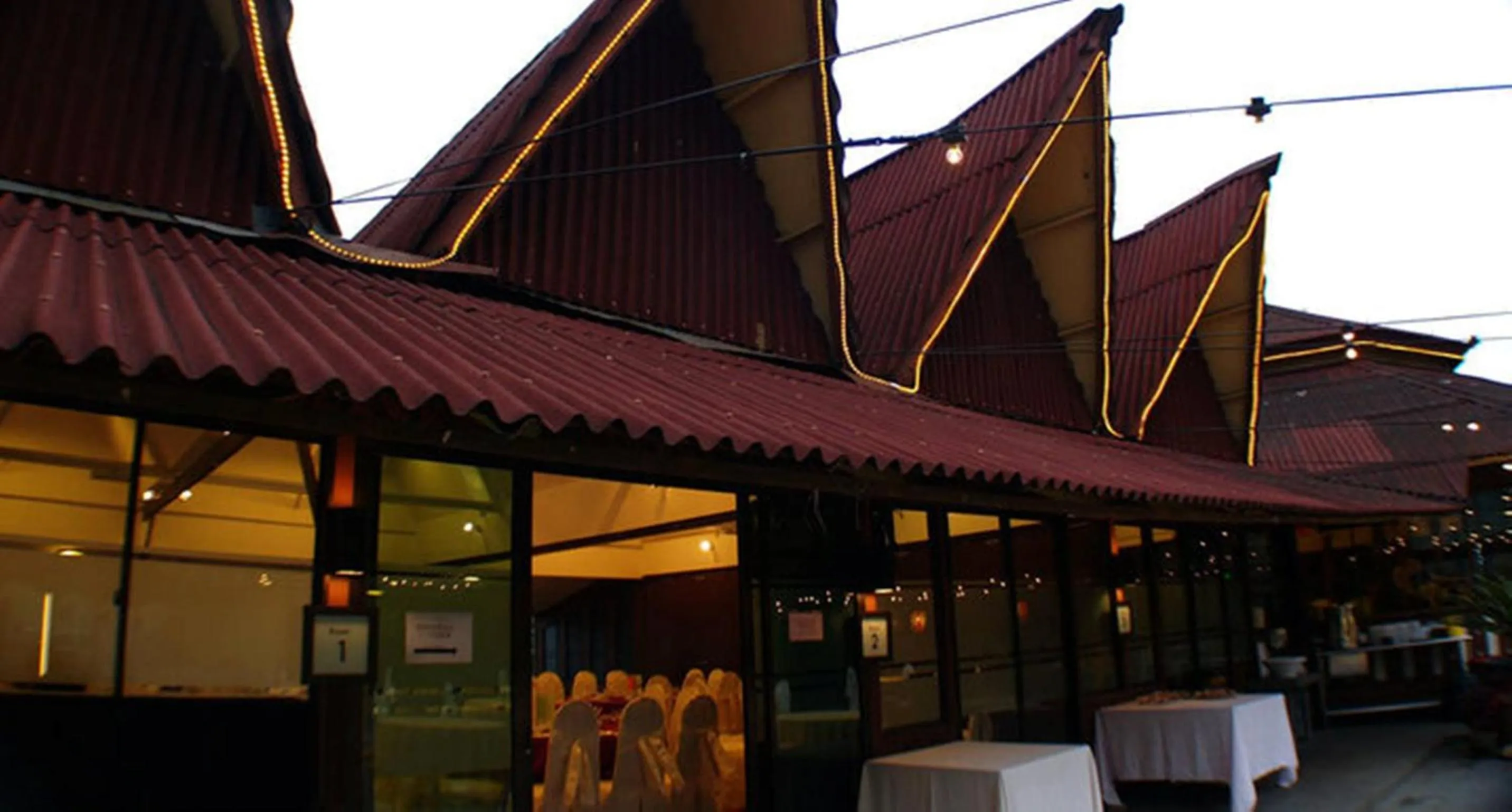 Restaurant/places to eat in Straits View Hotel JB