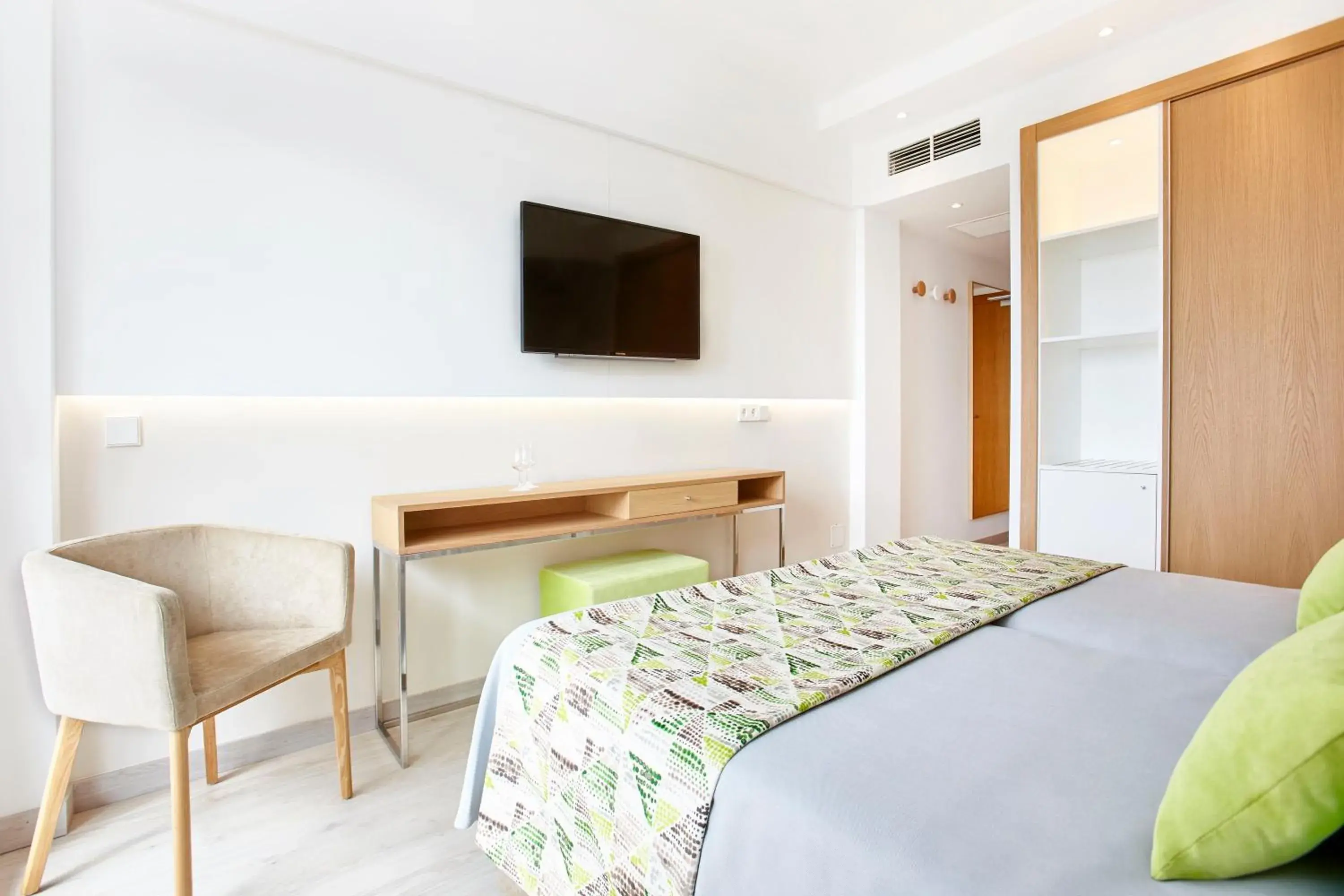 Economy Double Room in Universal Hotel Castell Royal Economy Double Room in Universal Hotel Castell Royal