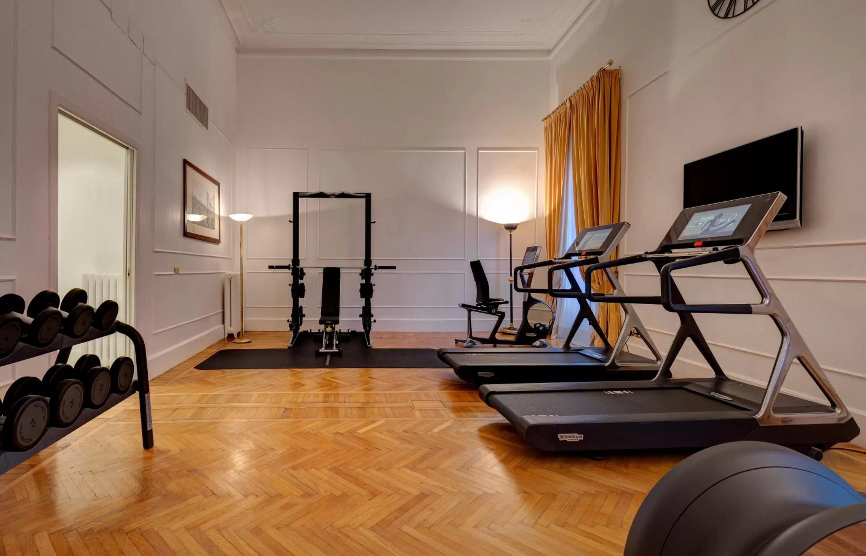 Fitness centre/facilities in Grand Hotel Plaza