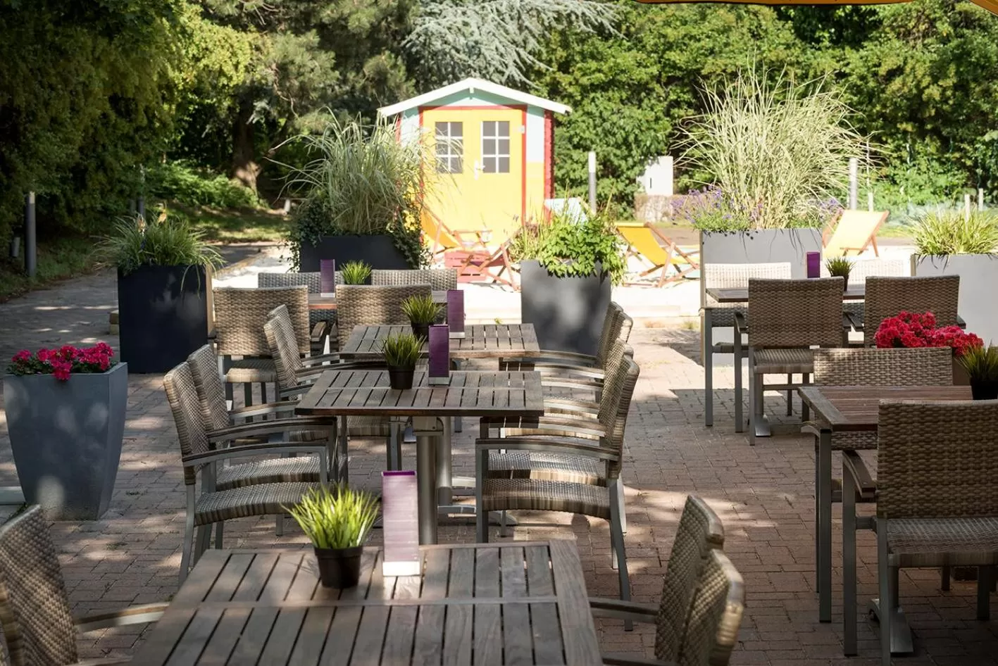 Garden, Restaurant/Places to Eat in Mercure Hotel Düsseldorf Süd