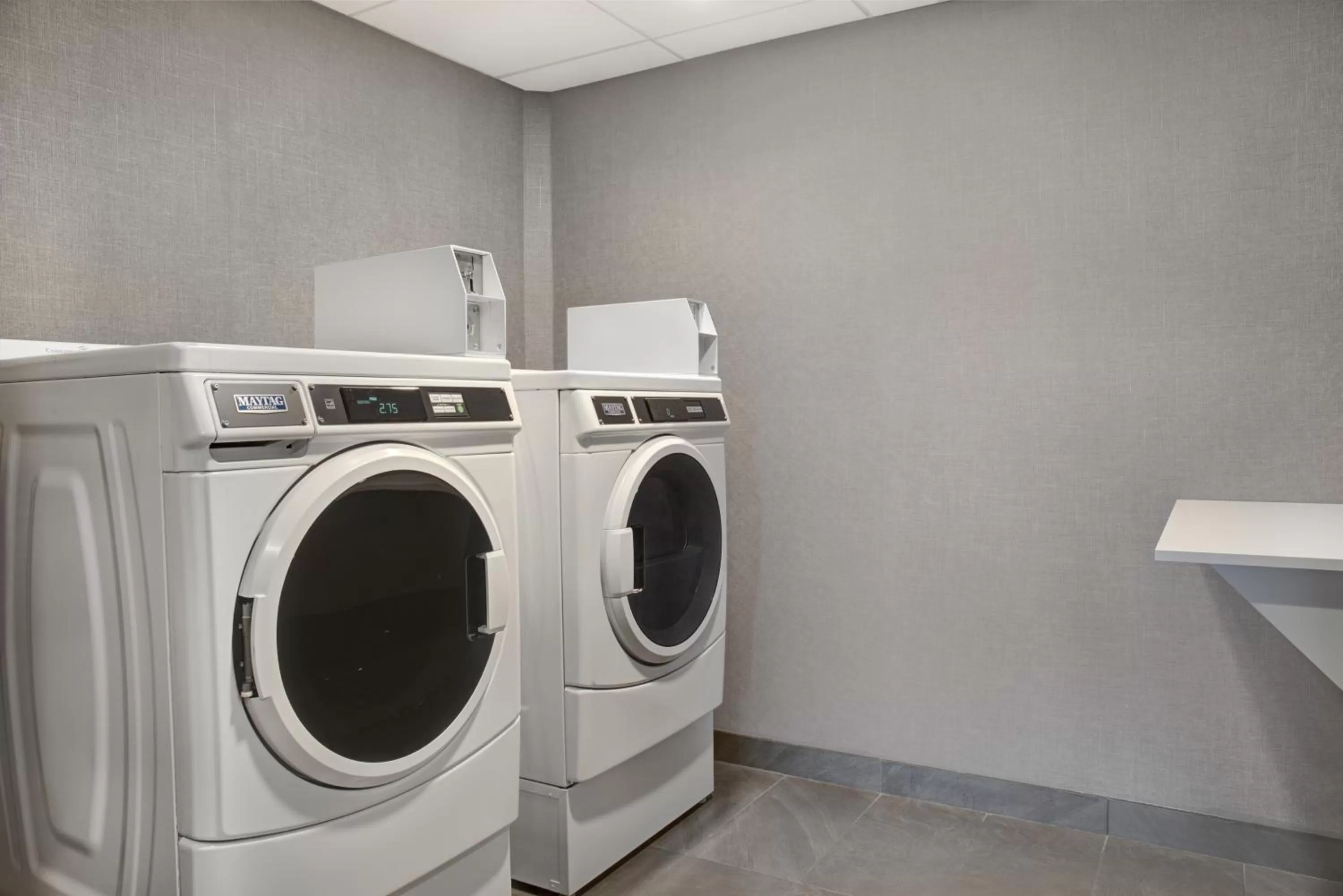 laundry in Tru By Hilton Toronto Airport West