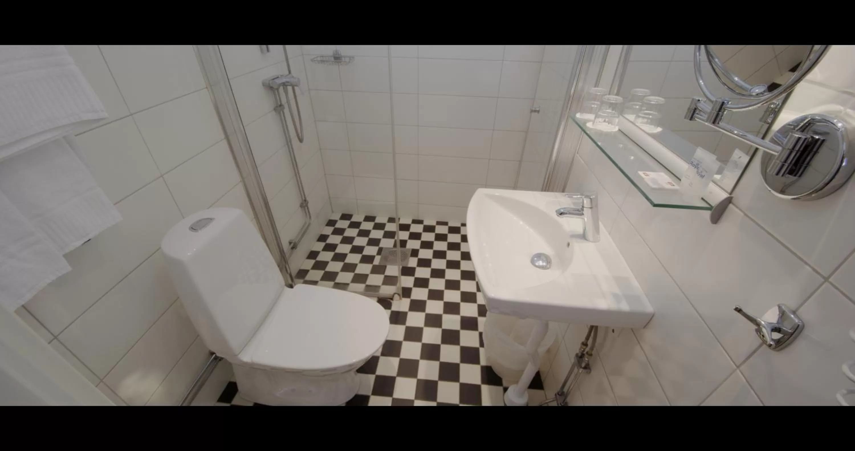 Shower in Best Western Hotel Royal