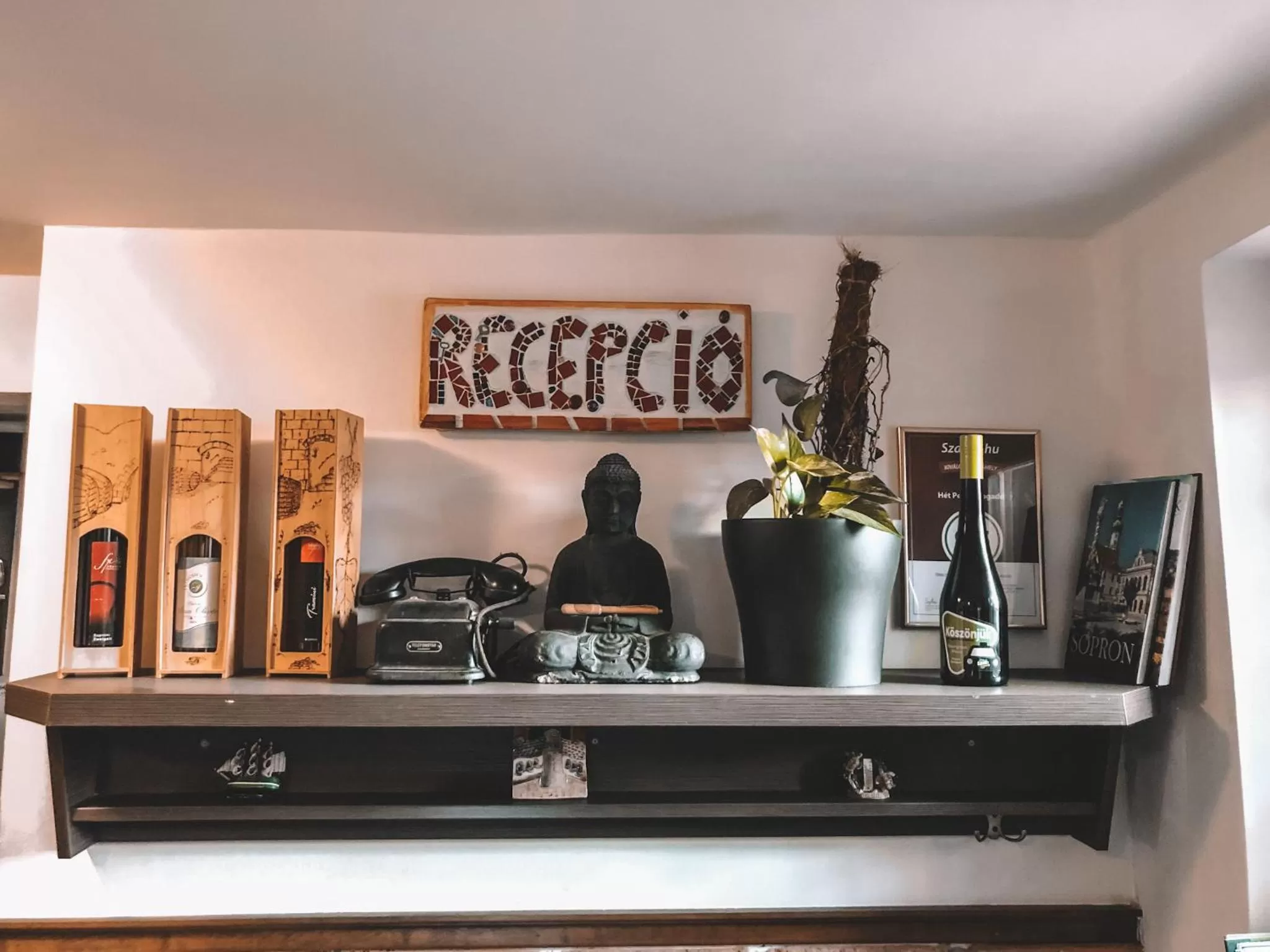 Lobby or reception in Hét Pecsét Fogadó Étterem