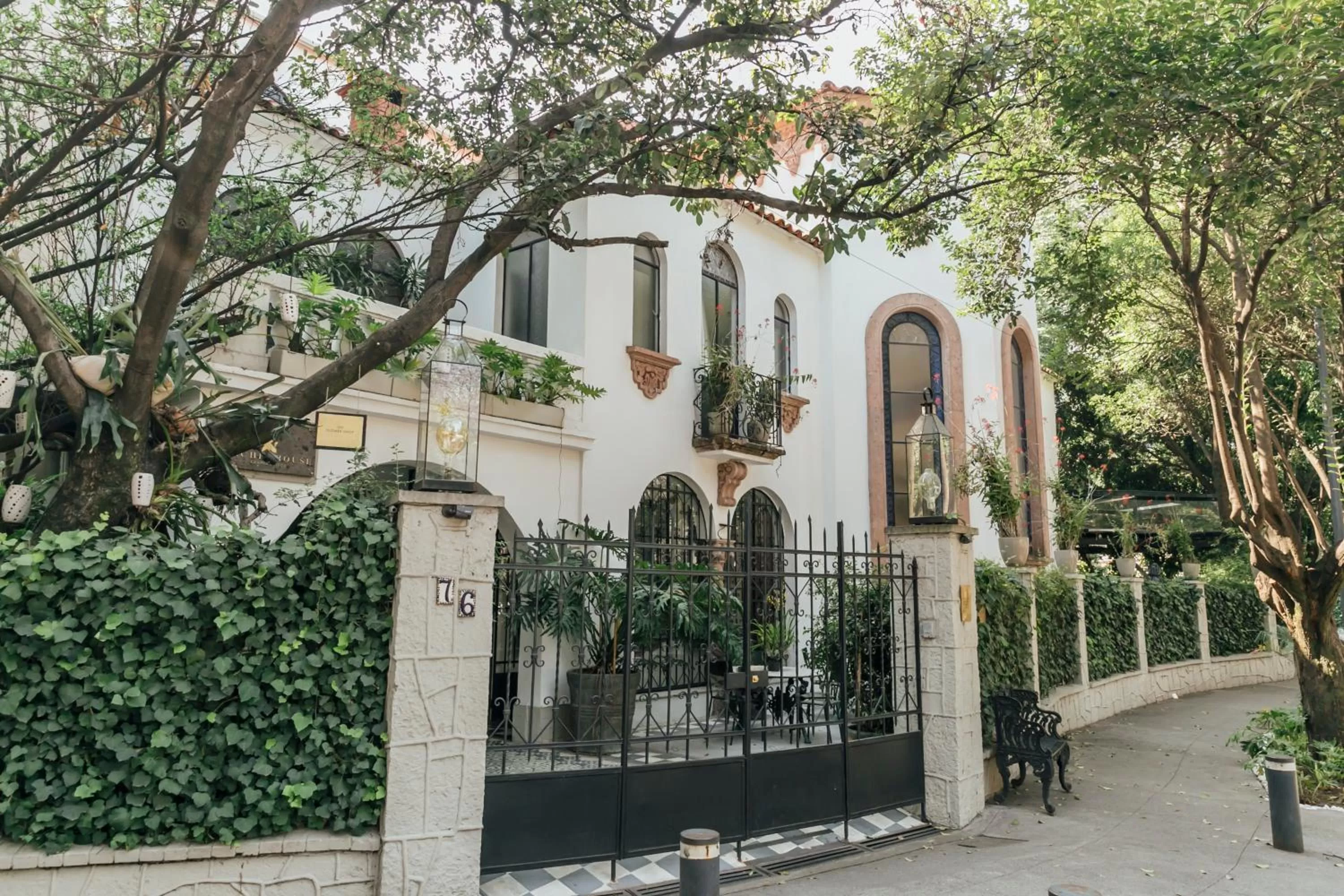 Property building in Orchid House Mexico City