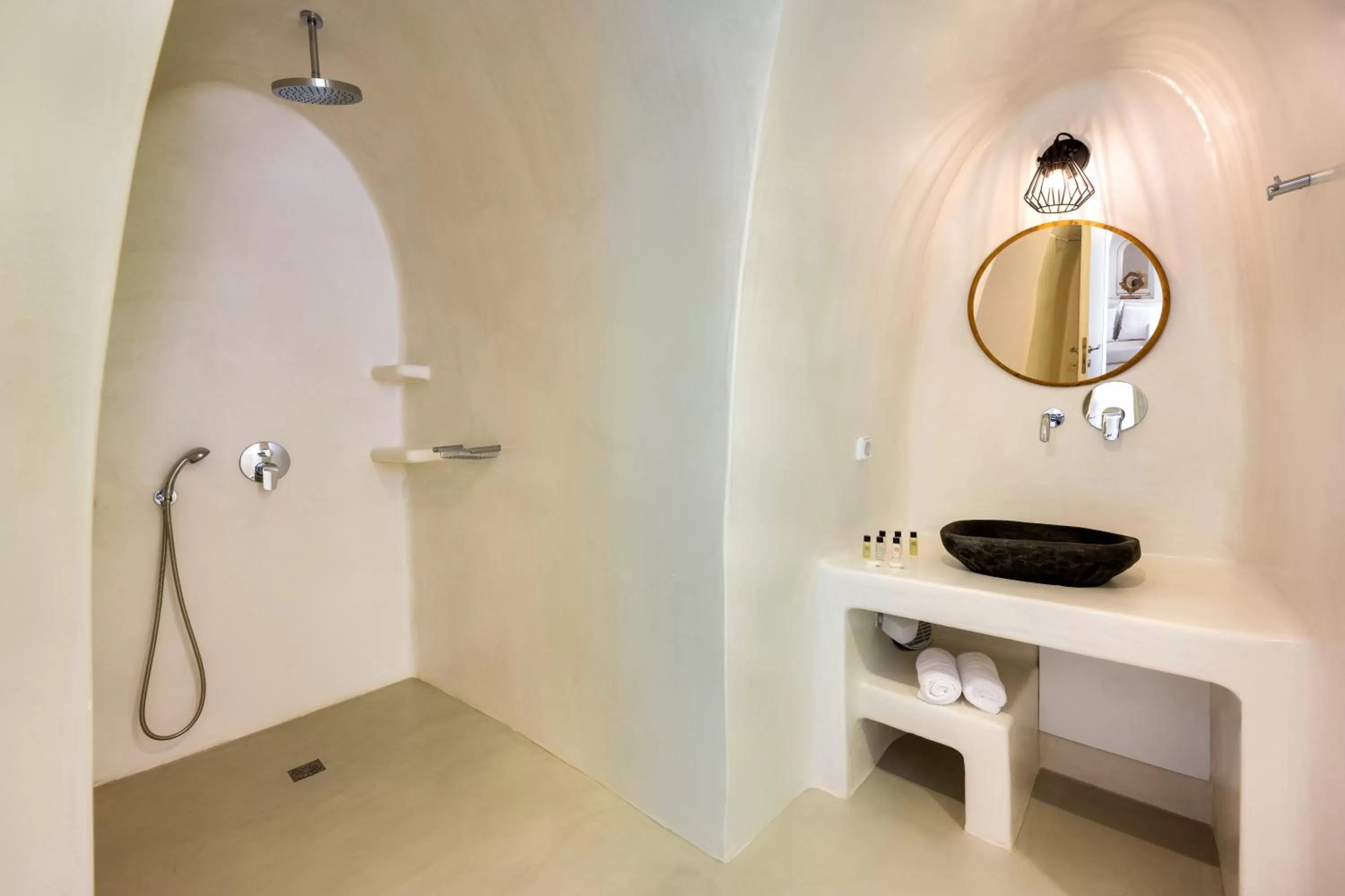 Bathroom in Hill Suites