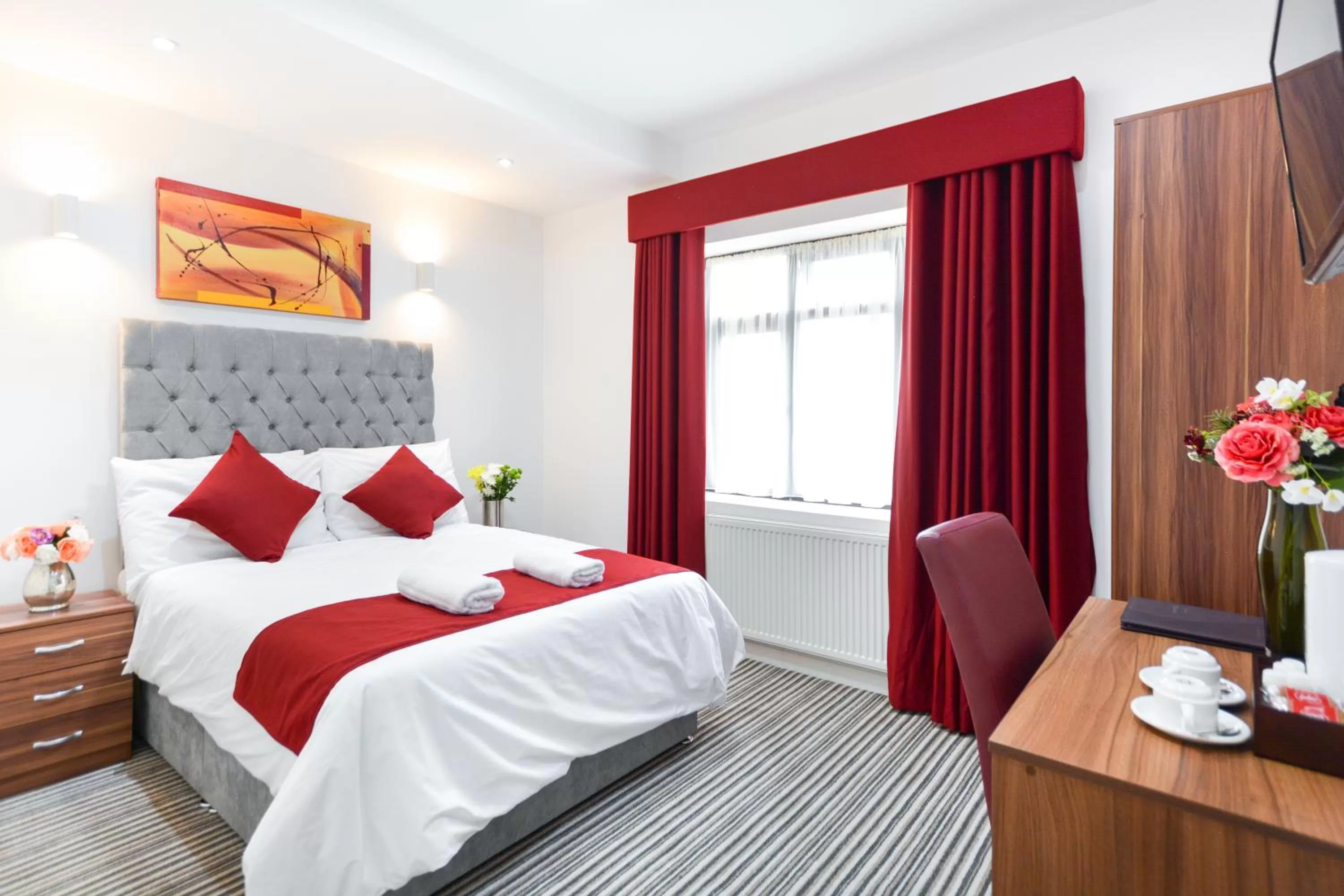 Bedroom, Bed in Green View Hotel Near Dartford