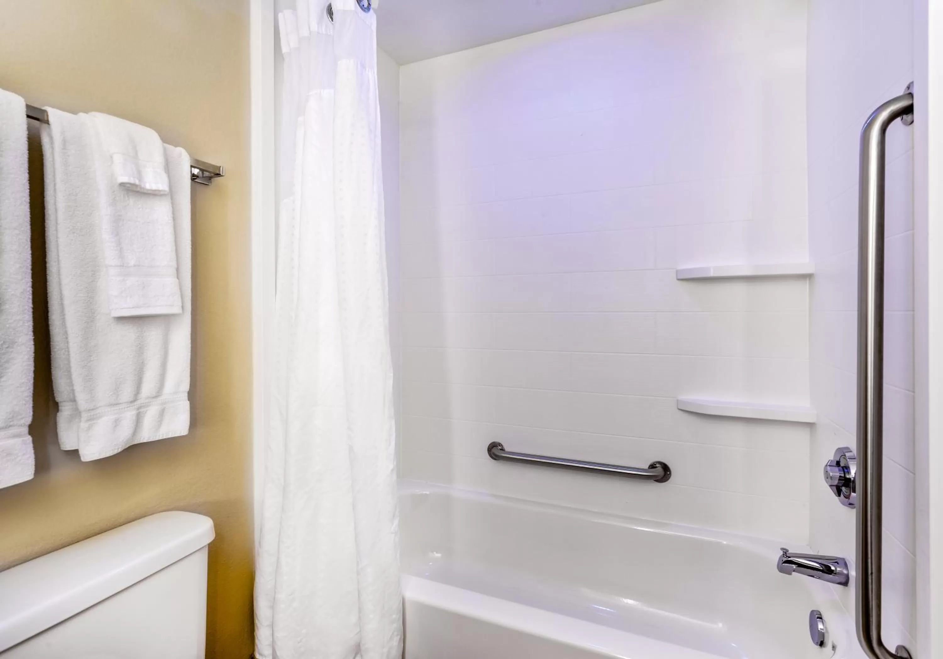 Shower in Holiday Inn Express Silver Springs - Ocala by IHG