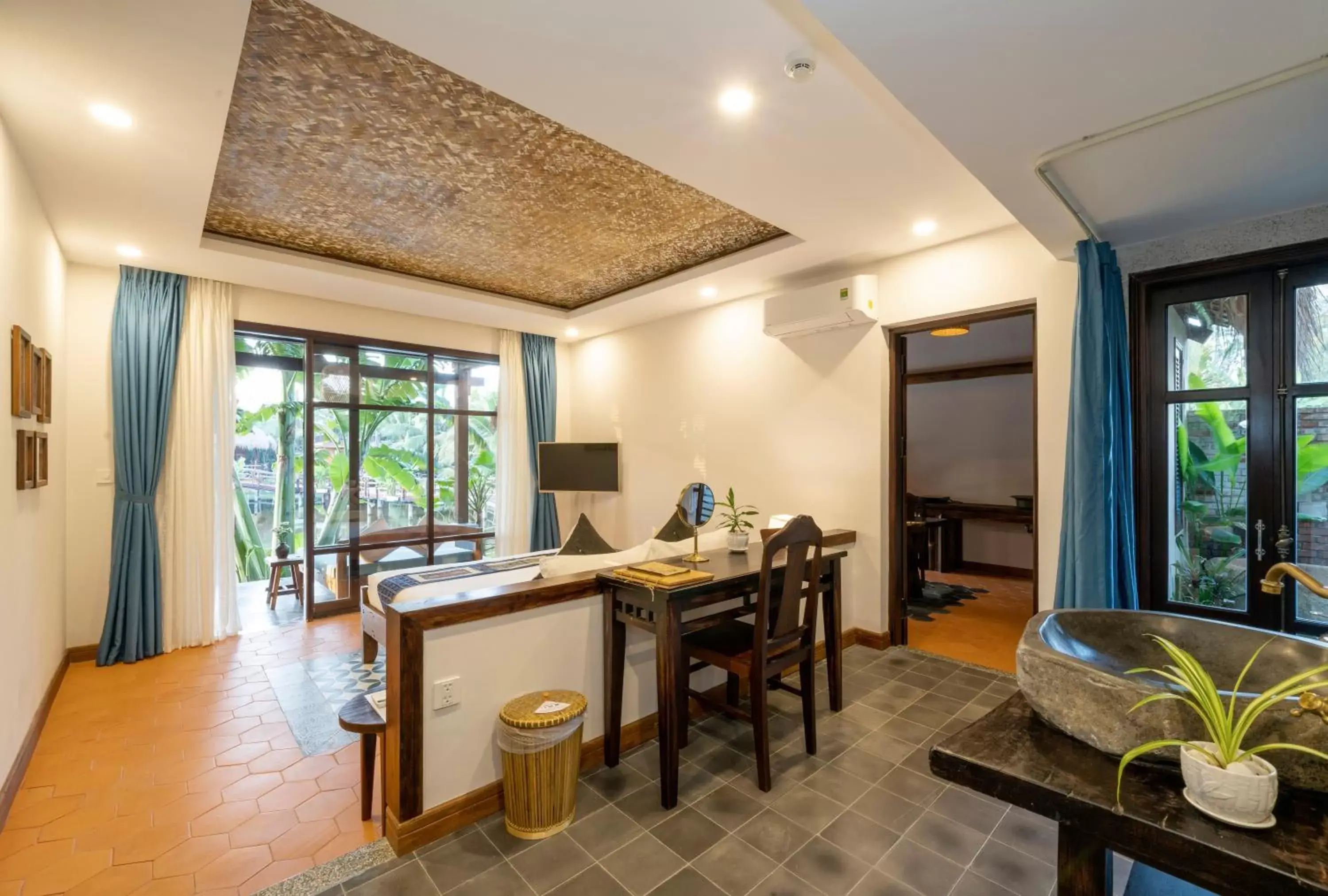 Grand Deluxe Double with External Bathroom in Zest Resort & Spa Hoi An Grand Deluxe Double with External Bathroom in Zest Resort & Spa Hoi An