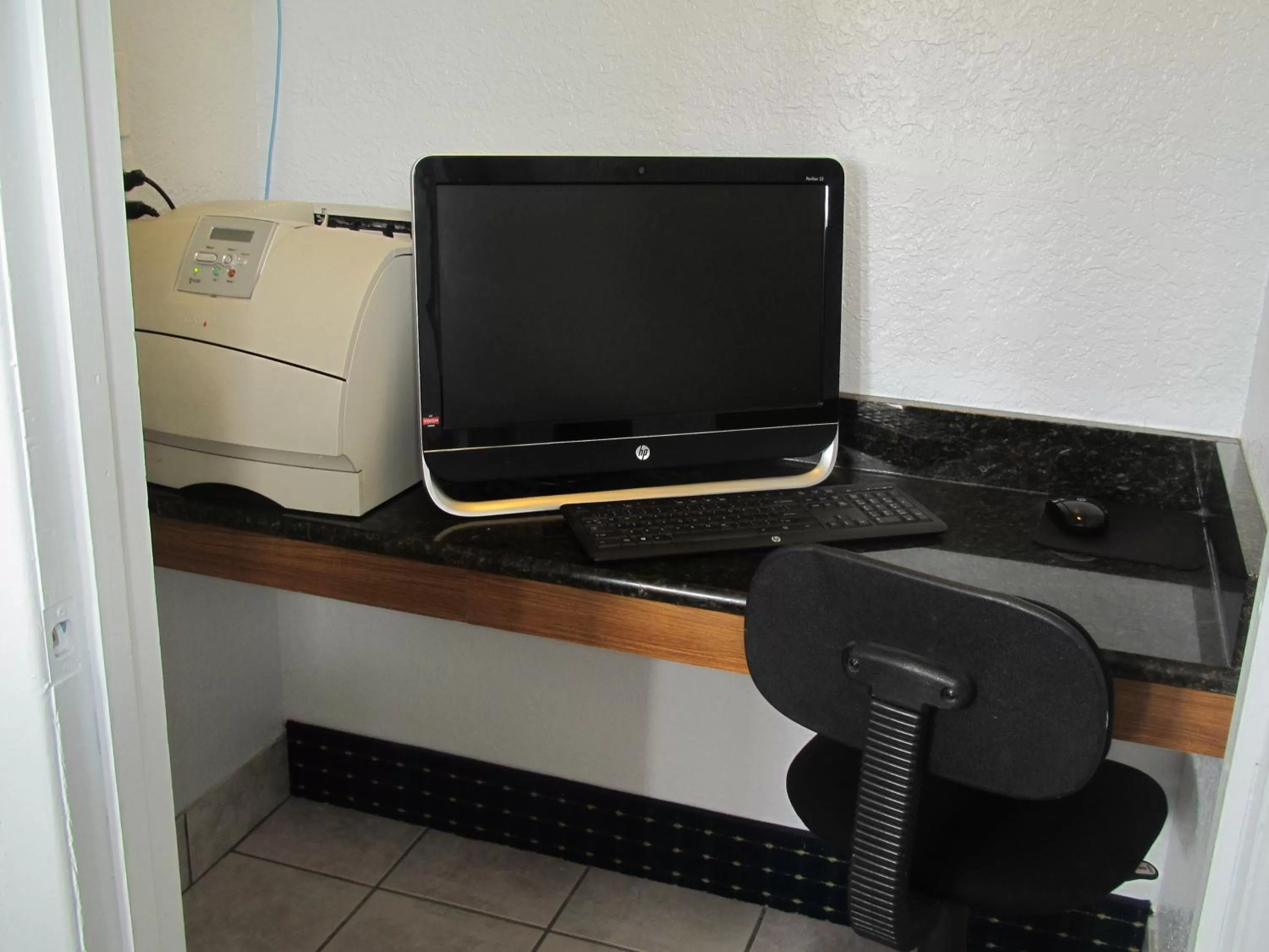 Business facilities in Super 8 by Wyndham Dumas TX