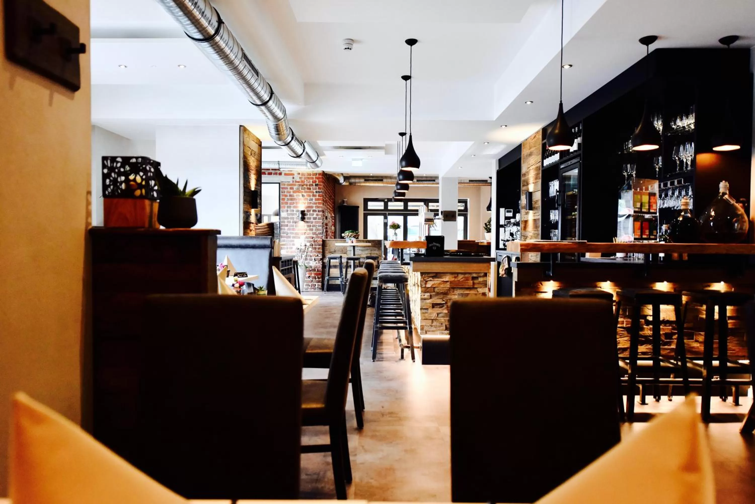 Restaurant/places to eat in cityhotel