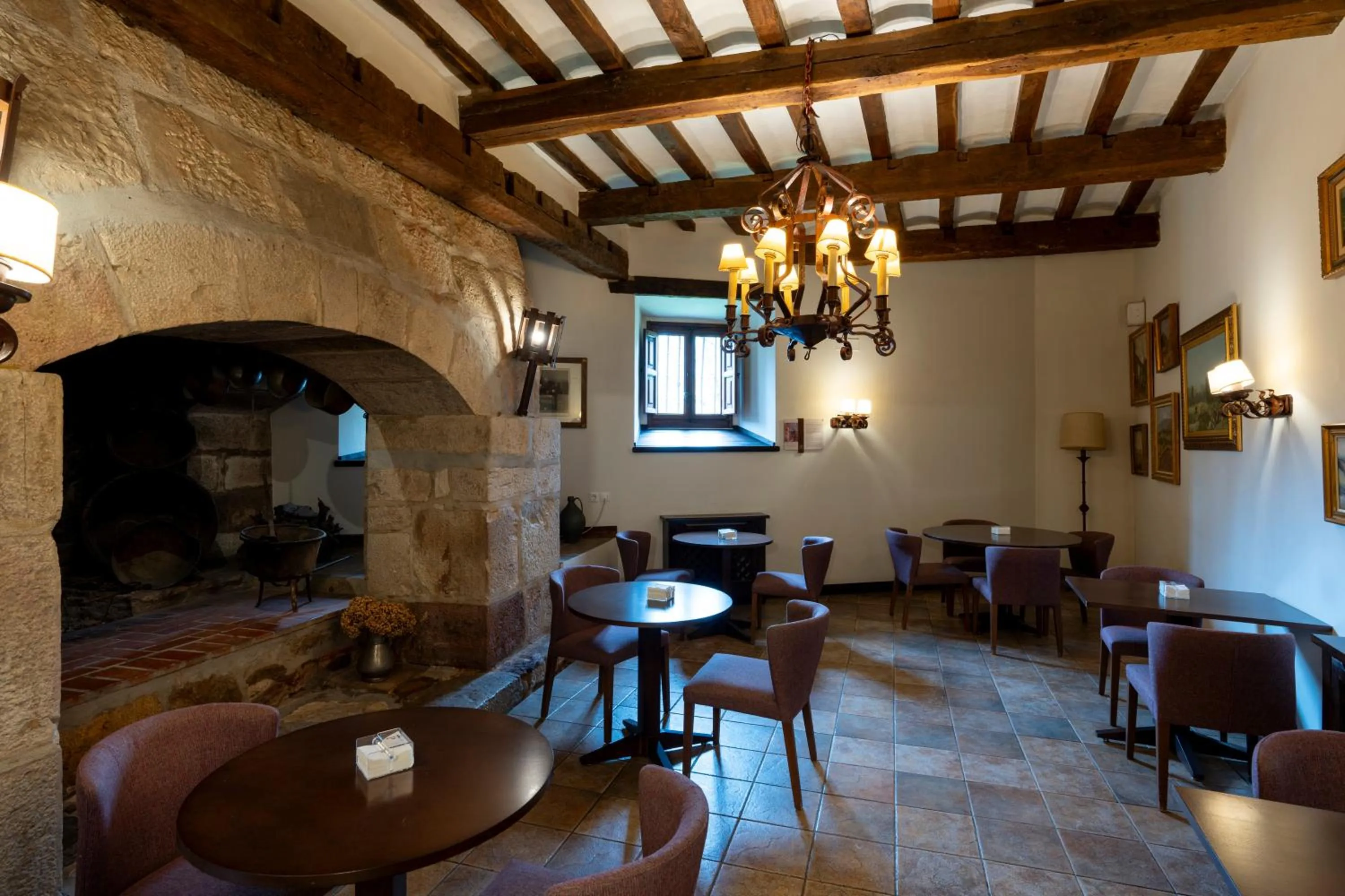 Living room in Parador de Cangas de Onís