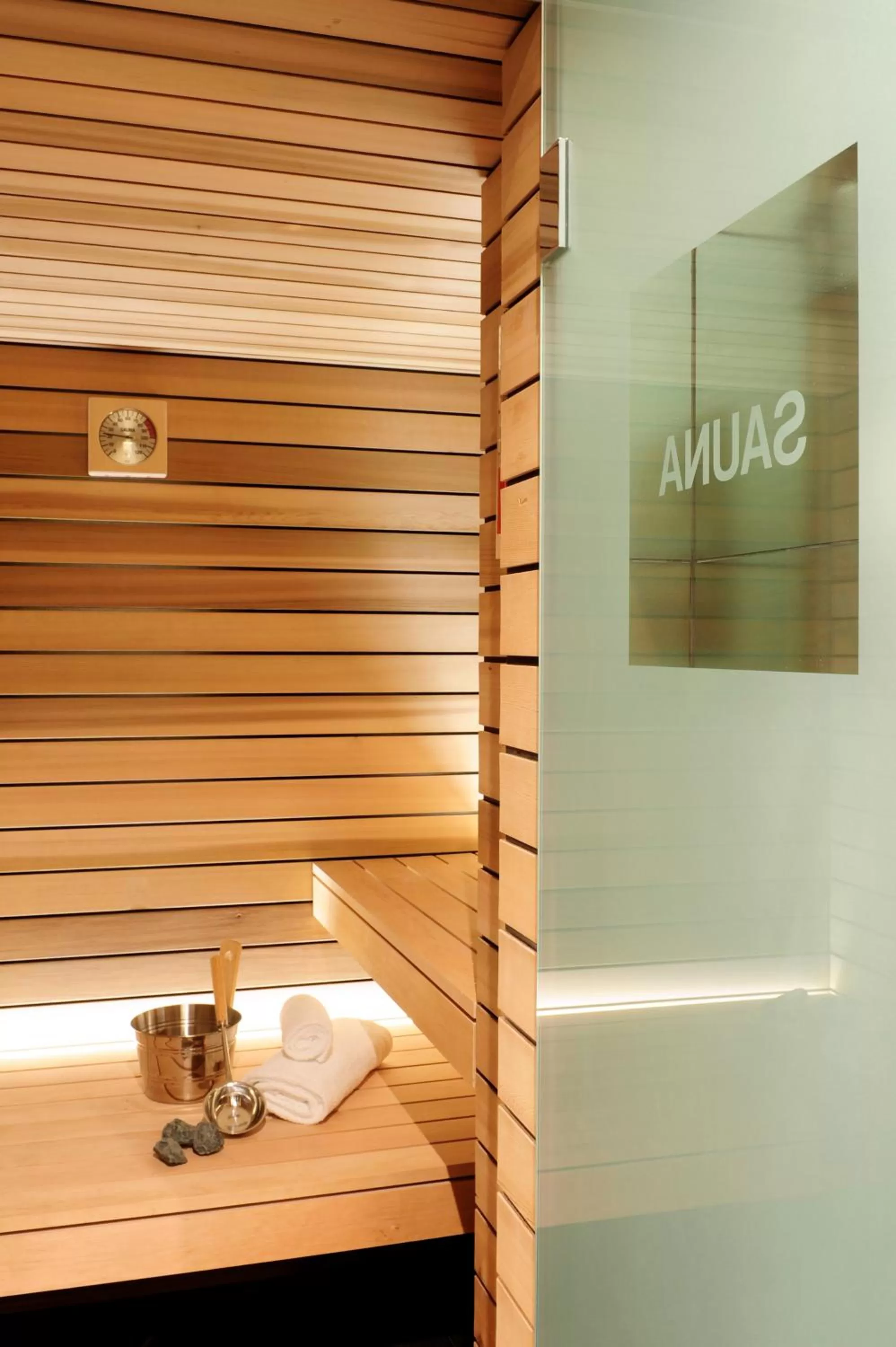 Fitness centre/facilities in Hôtel Tiffany by Fassbind