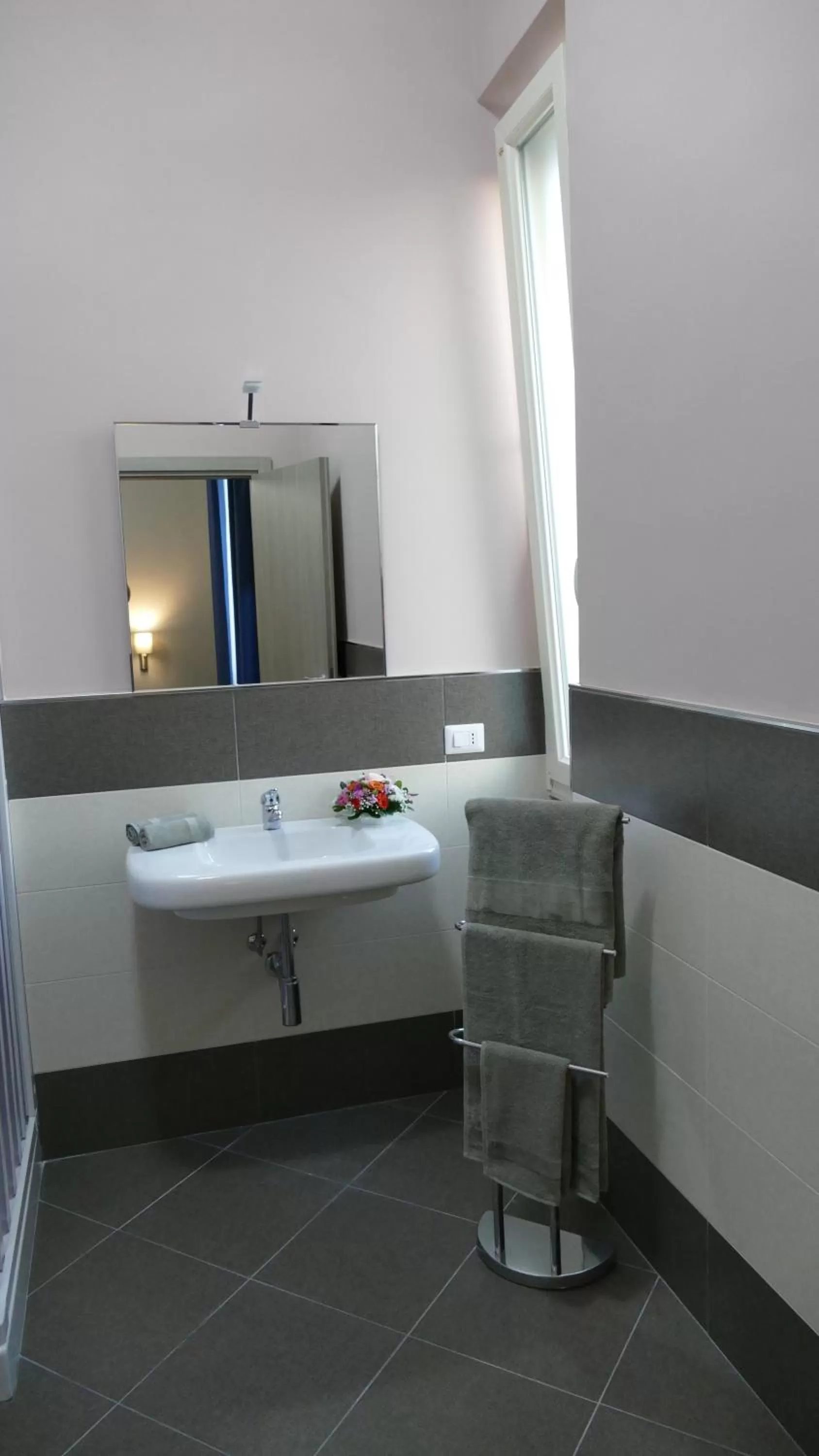 Bathroom in Cairoli Exclusive Rooms & Suite