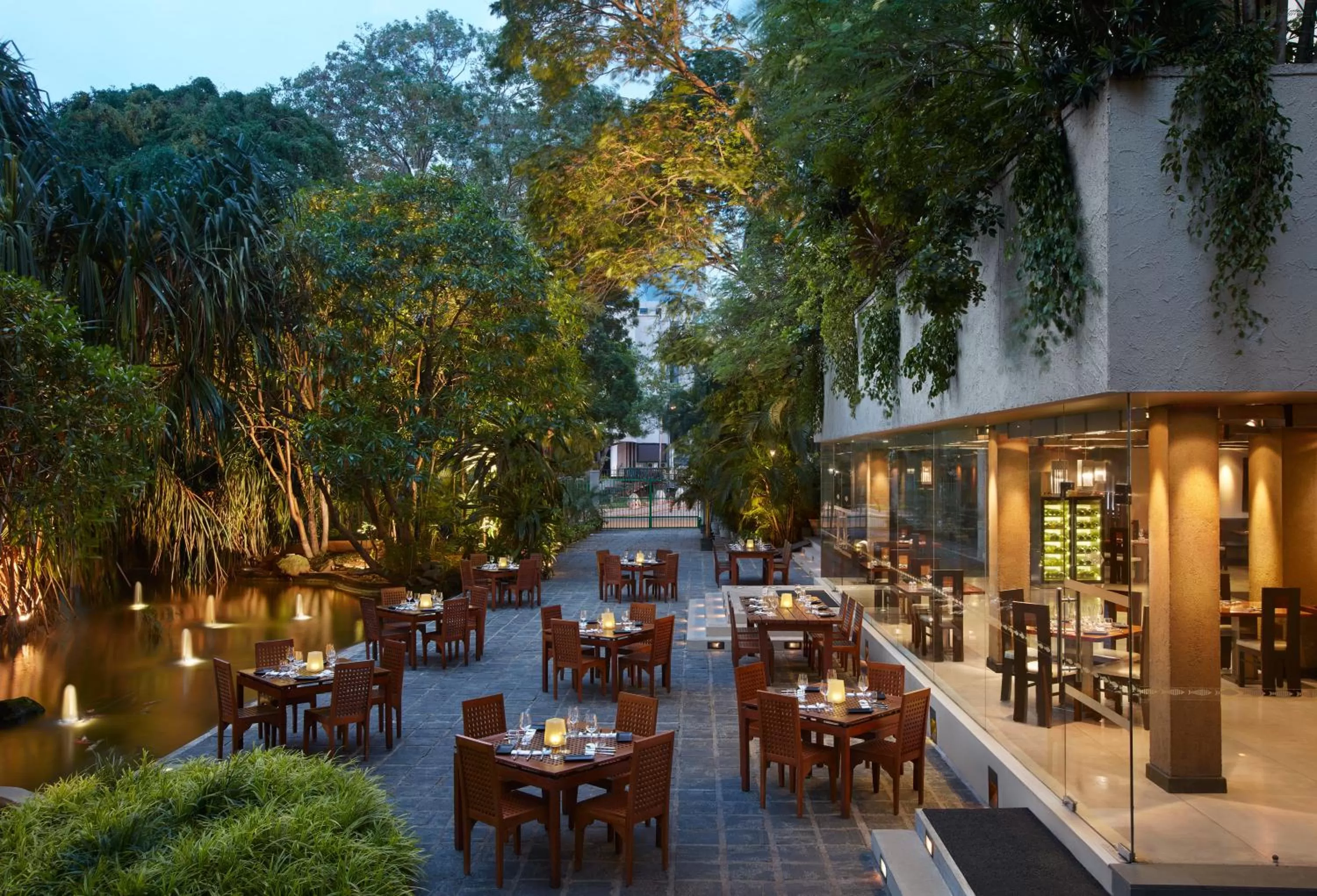 Restaurant/places to eat in Cinnamon Grand Colombo