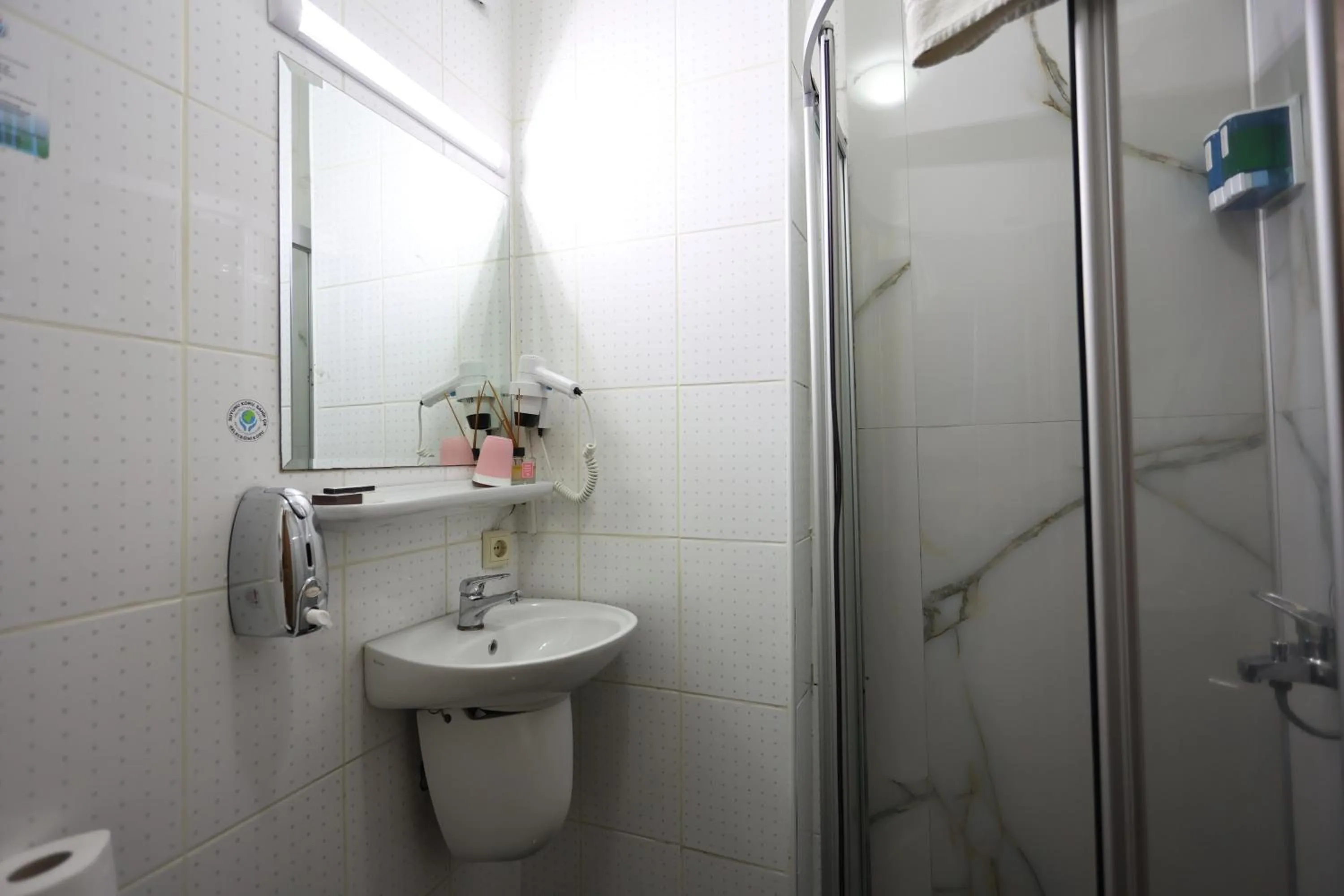 Shower in Arven Hotel