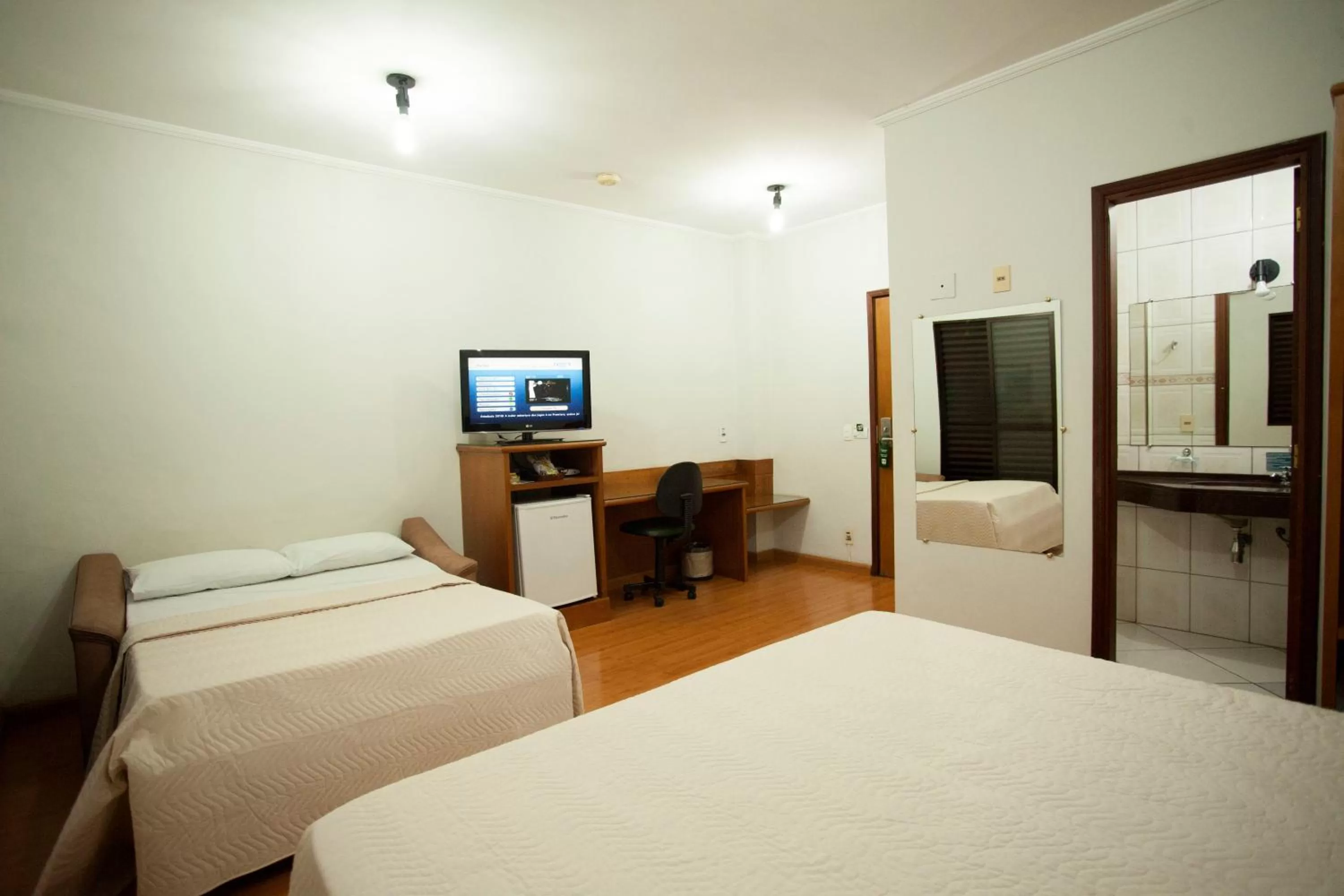 Photo of the whole room, Bed in Indaiá Hotel Residence