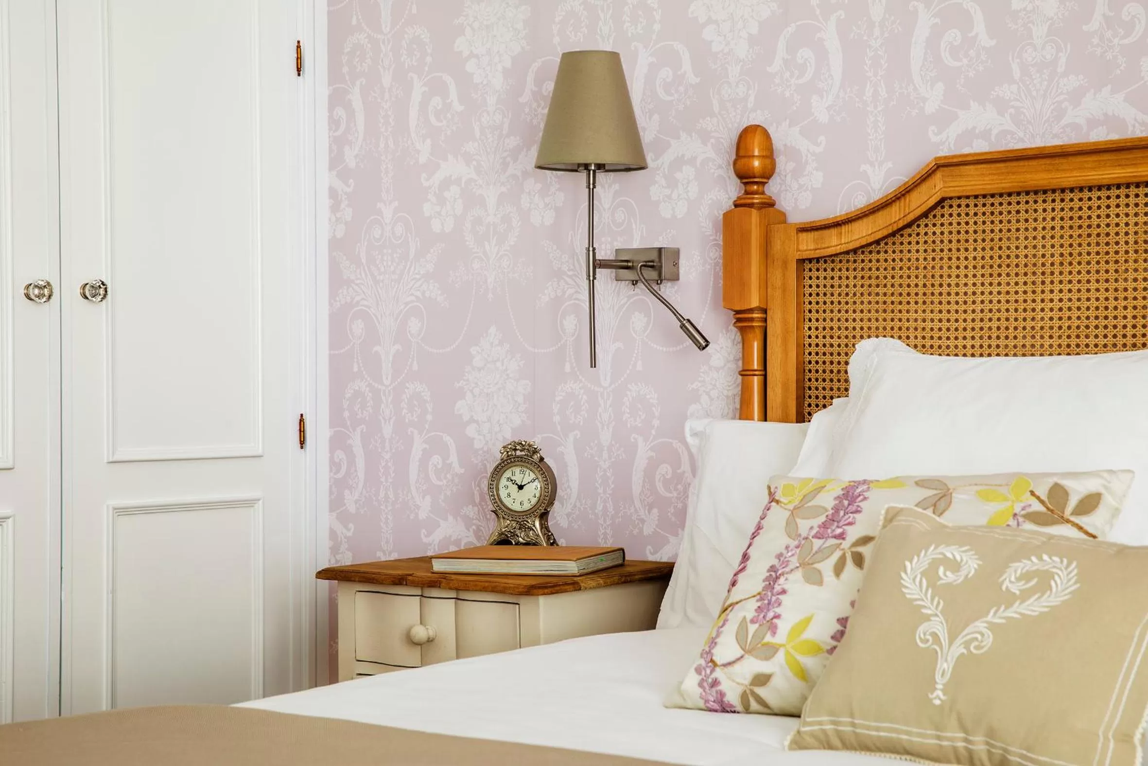 Photo of the whole room, Bed in Hotel Infanta Isabel by Recordis Hotels