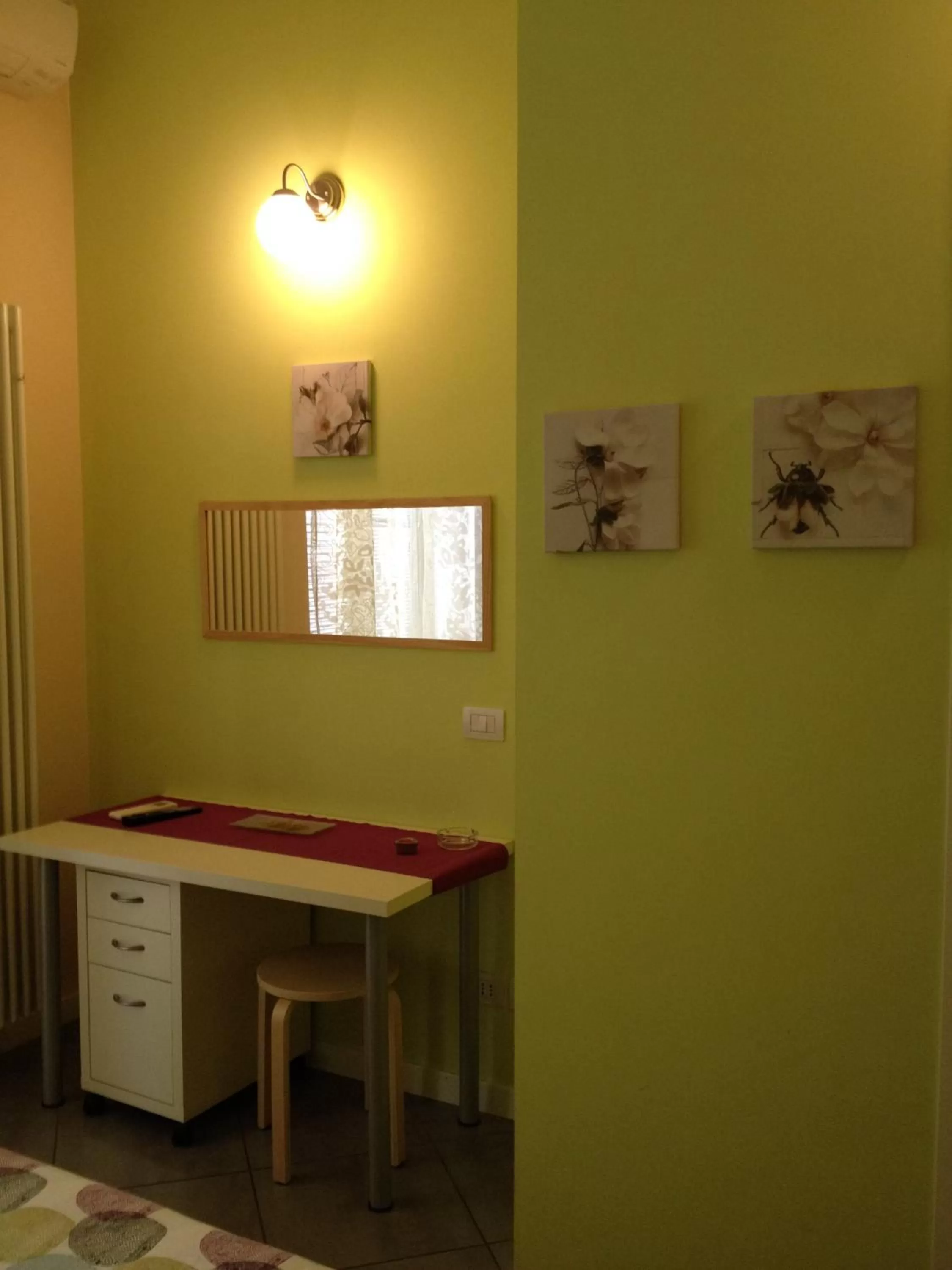 Decorative detail in Il Cortiletto