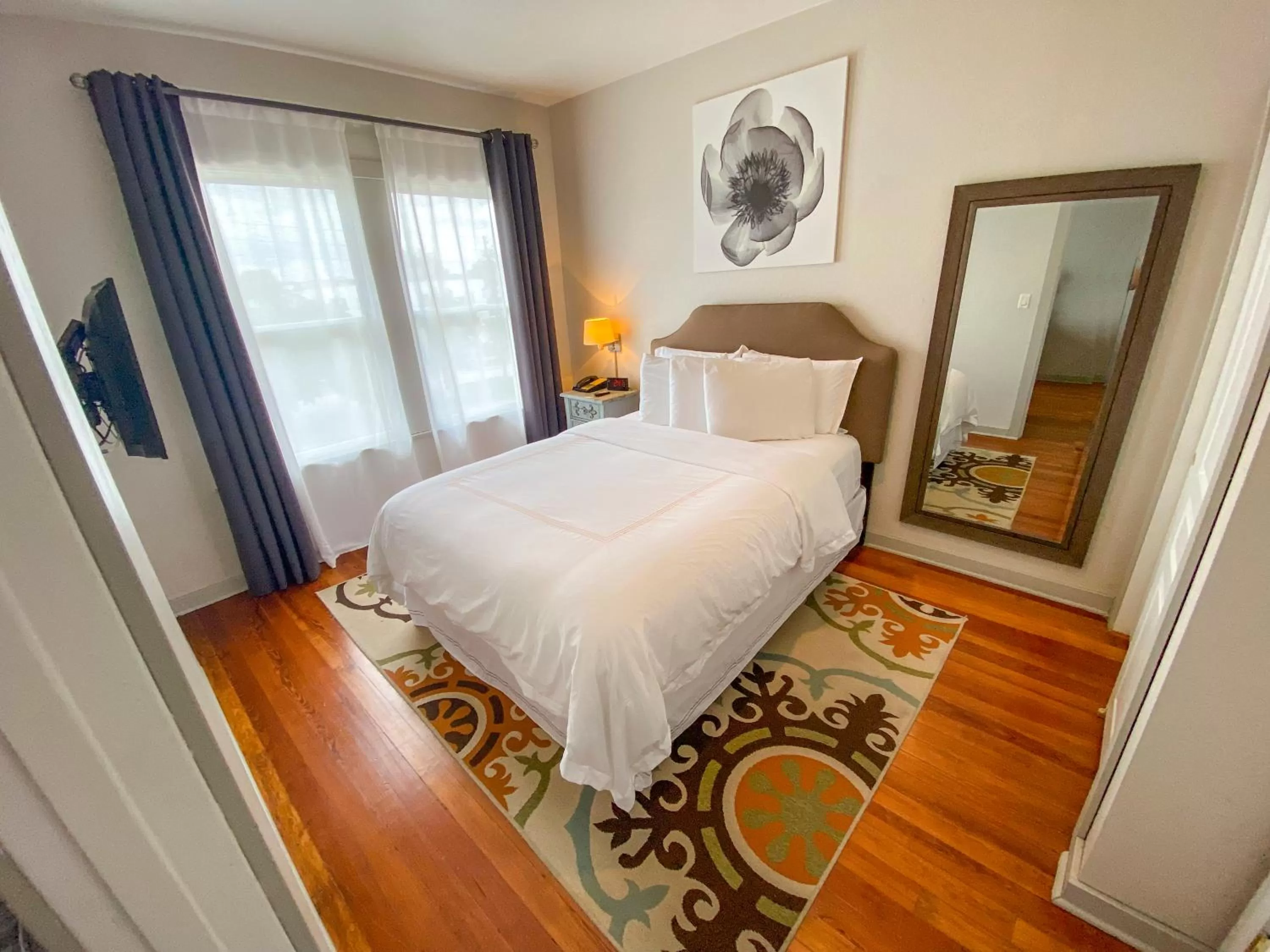 Bed in Artisan Downtown