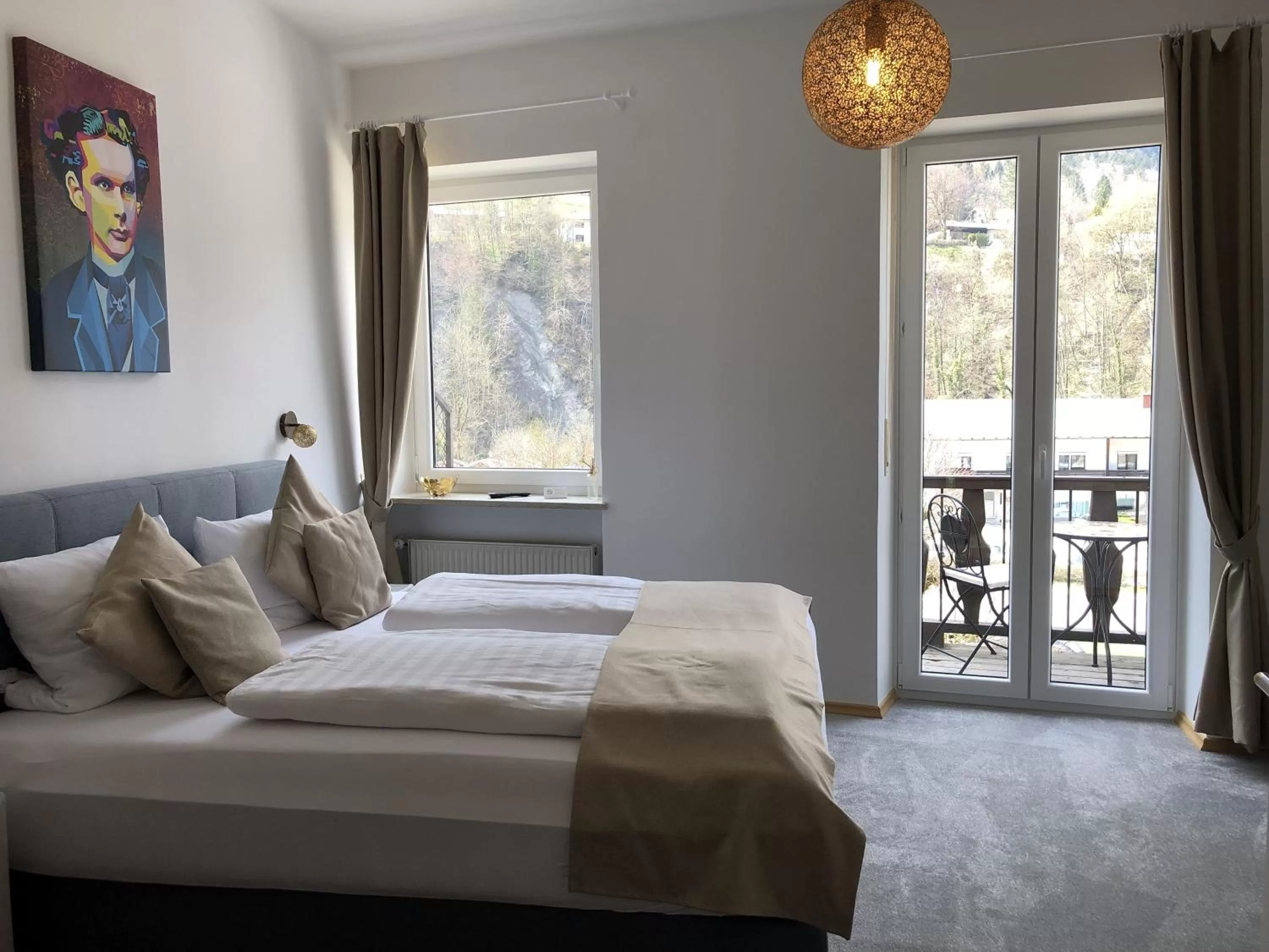 Bed in Pension und Ferienwohnung Frech