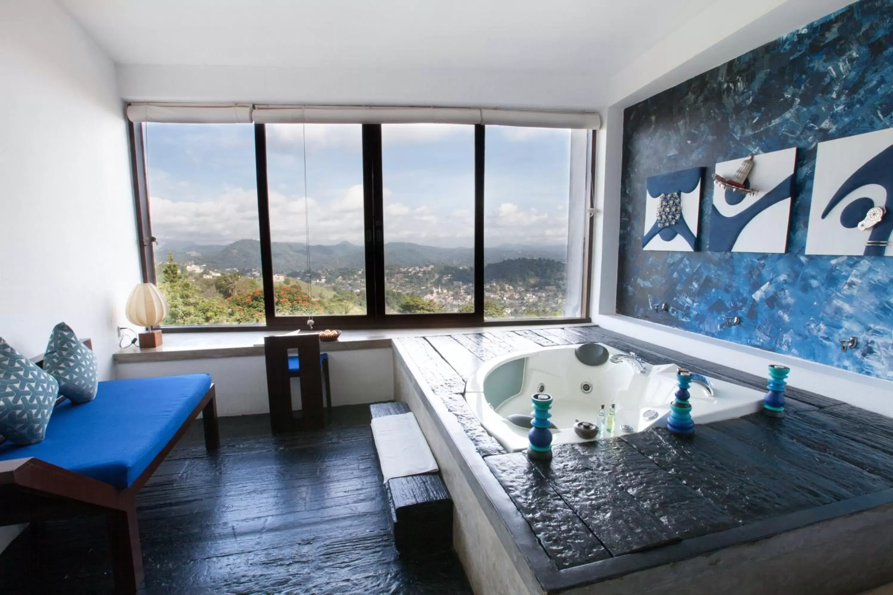 Suite with 10% off on selected wines in The Theva Residency Suite with 10% off on selected wines in The Theva Residency