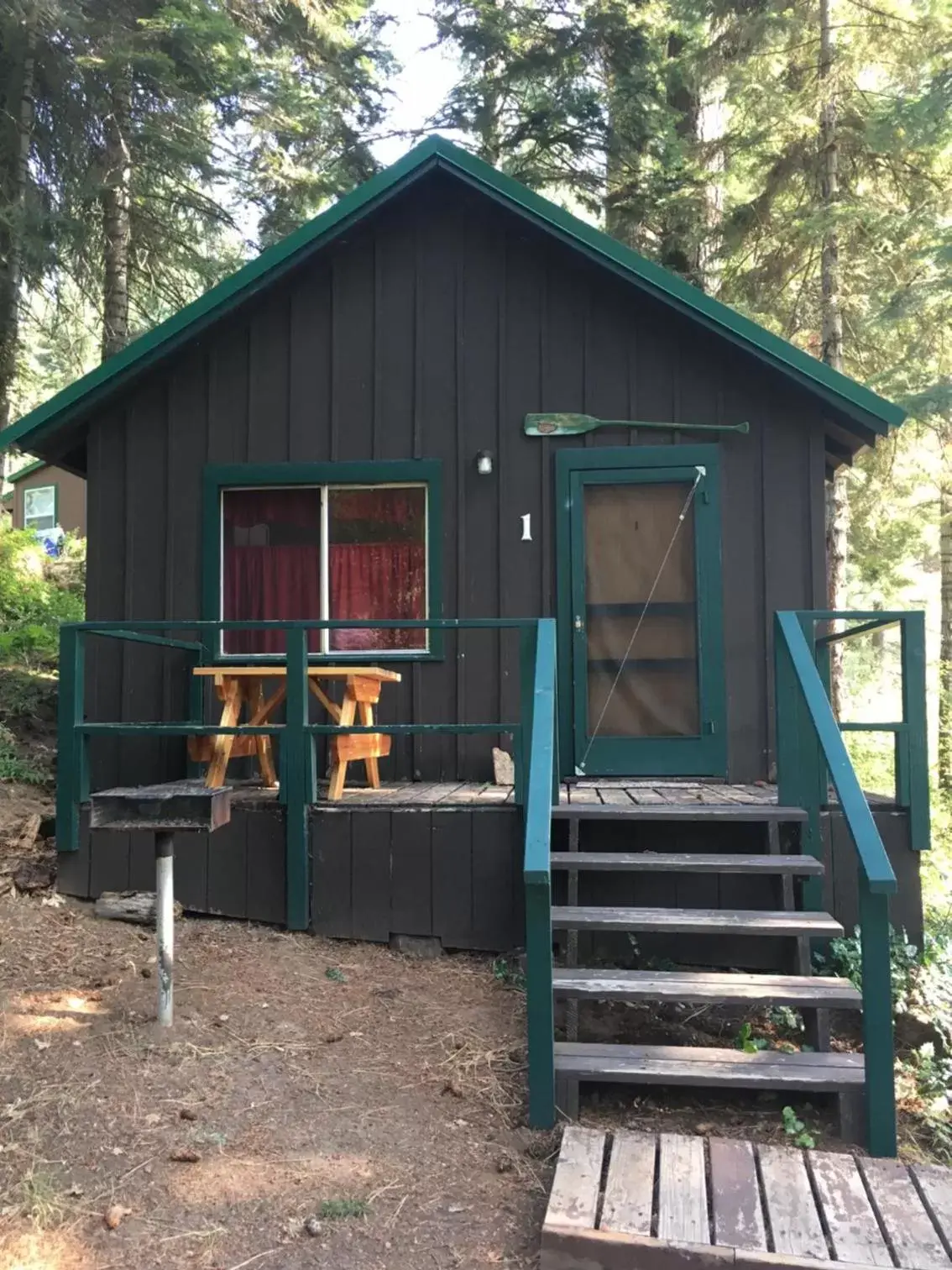 One-Bedroom Chalet in Crater Lake Gateway-Rocky Point Resort One-Bedroom Chalet in Crater Lake Gateway-Rocky Point Resort