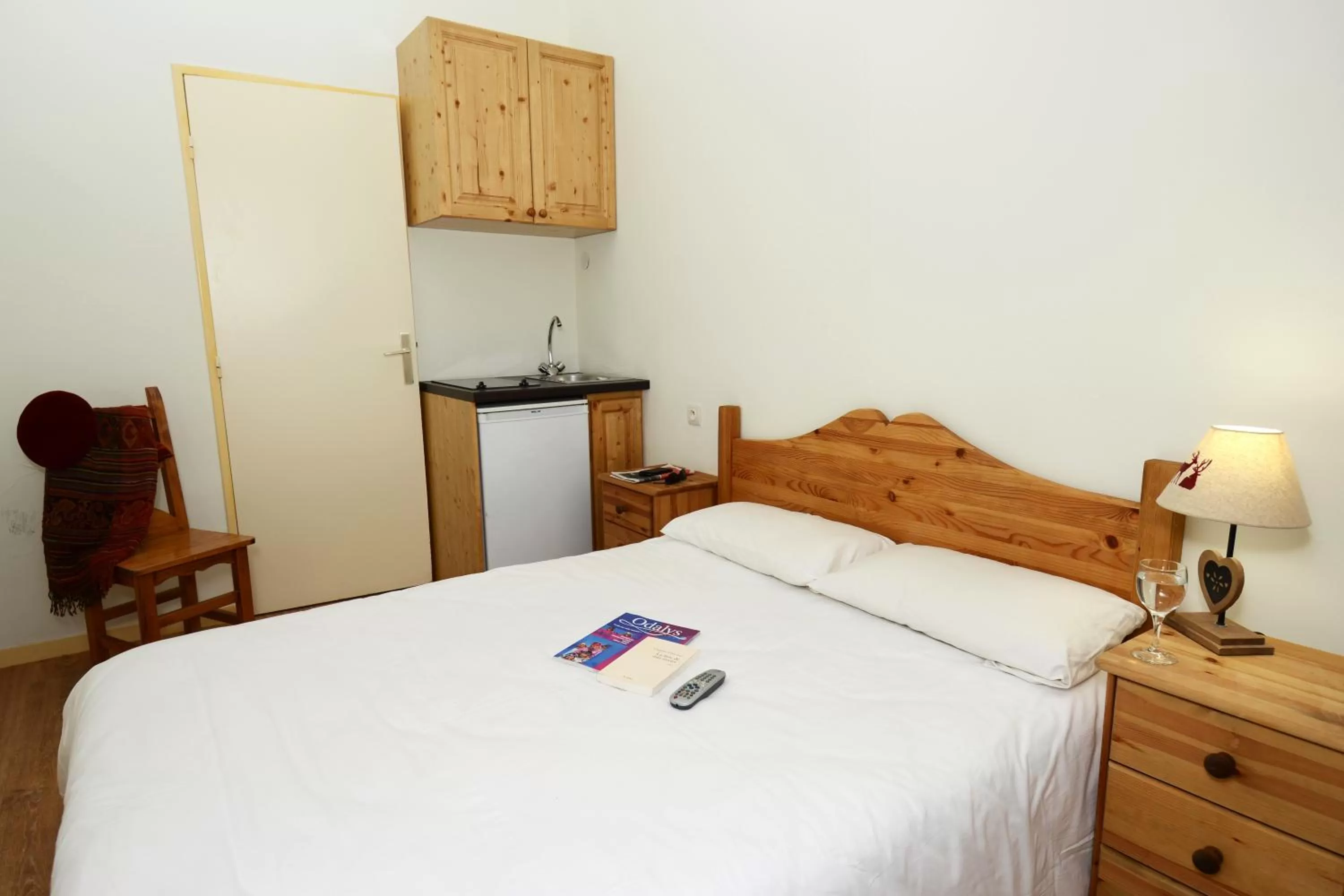 Bedroom, Bed in Odalys Chalet Alpina