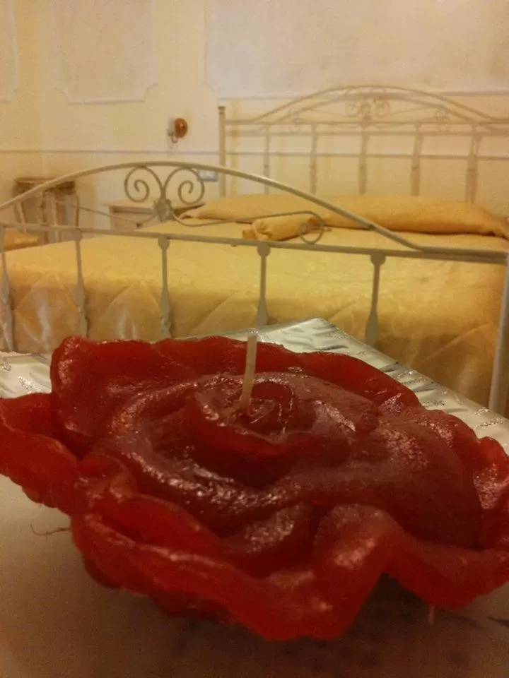 Decorative detail, Bed in Punto Verde