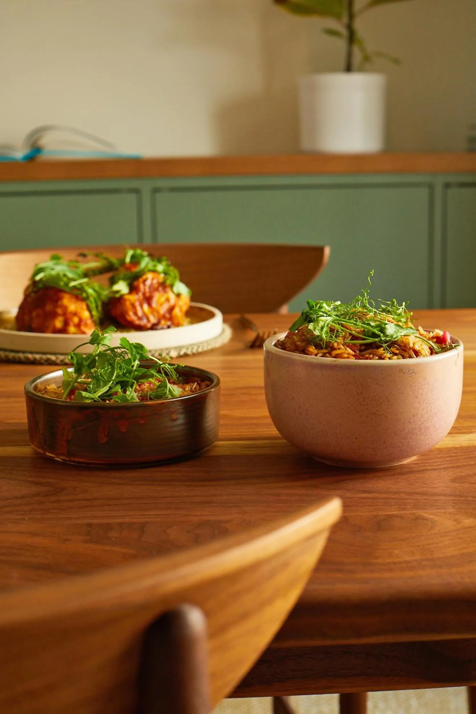 Food and drinks in Inhabit Queen's Gardens, a Member of Design Hotels