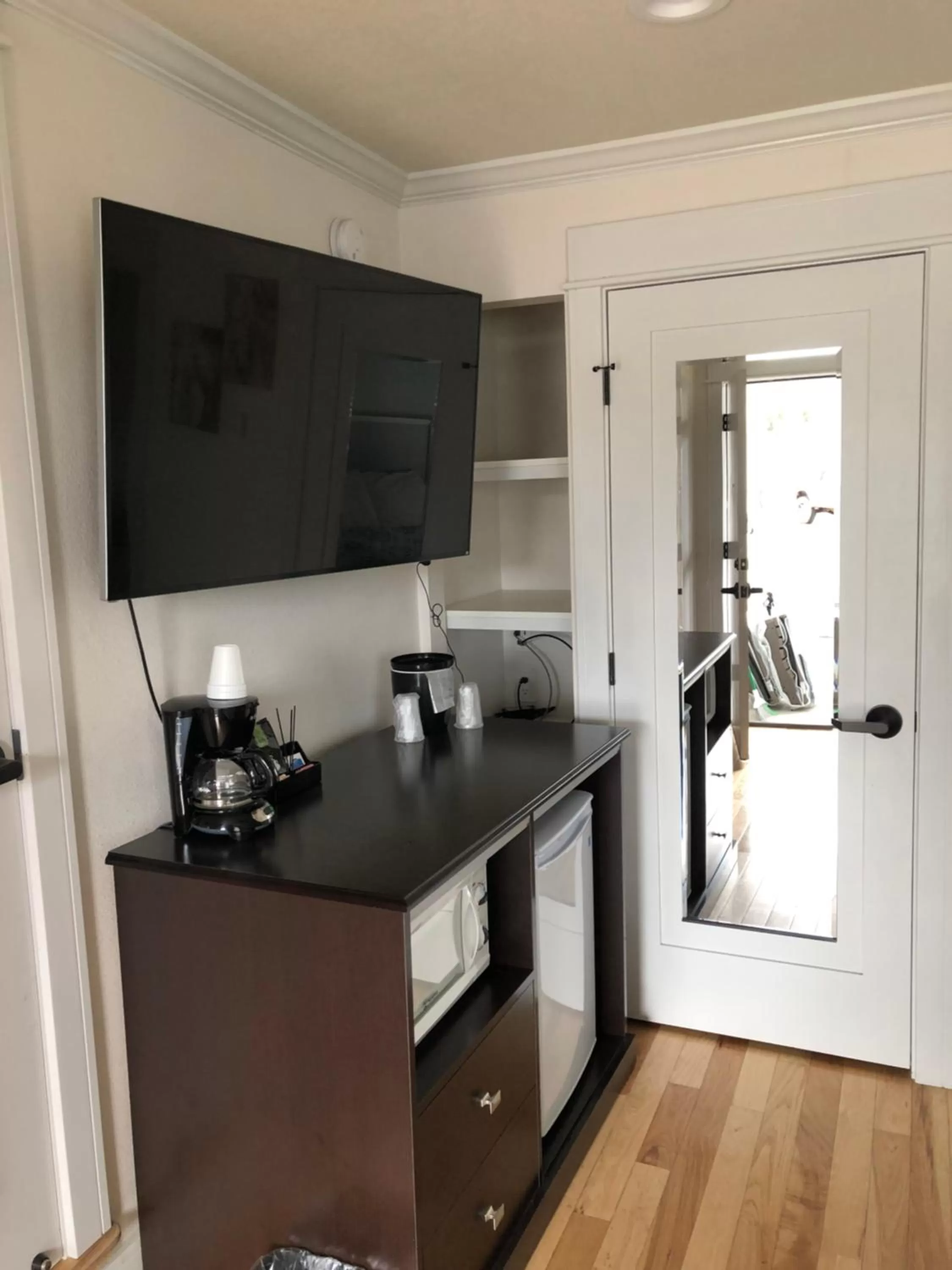 Coffee/tea facilities in El Rancho Motel