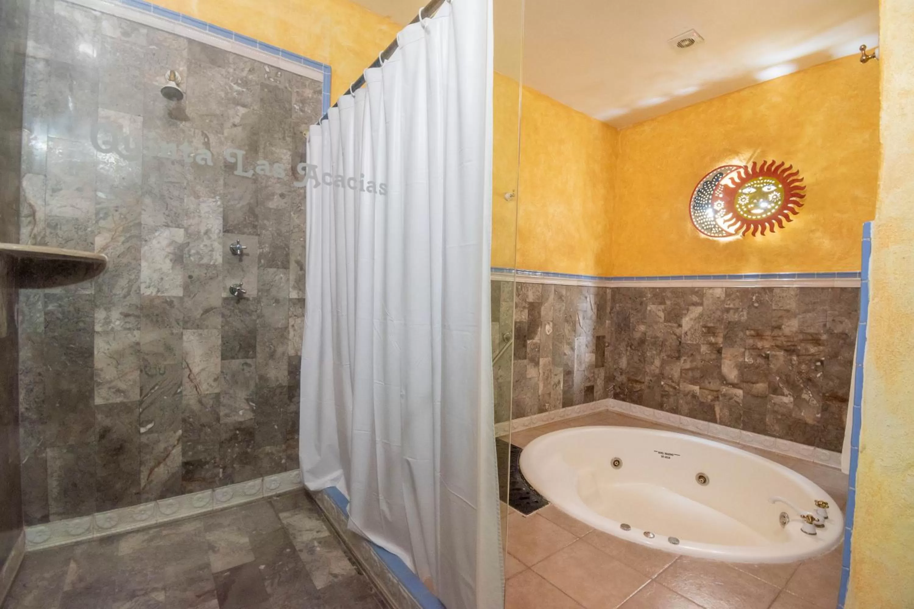 Shower in Quinta Las Acacias Hotel Boutique