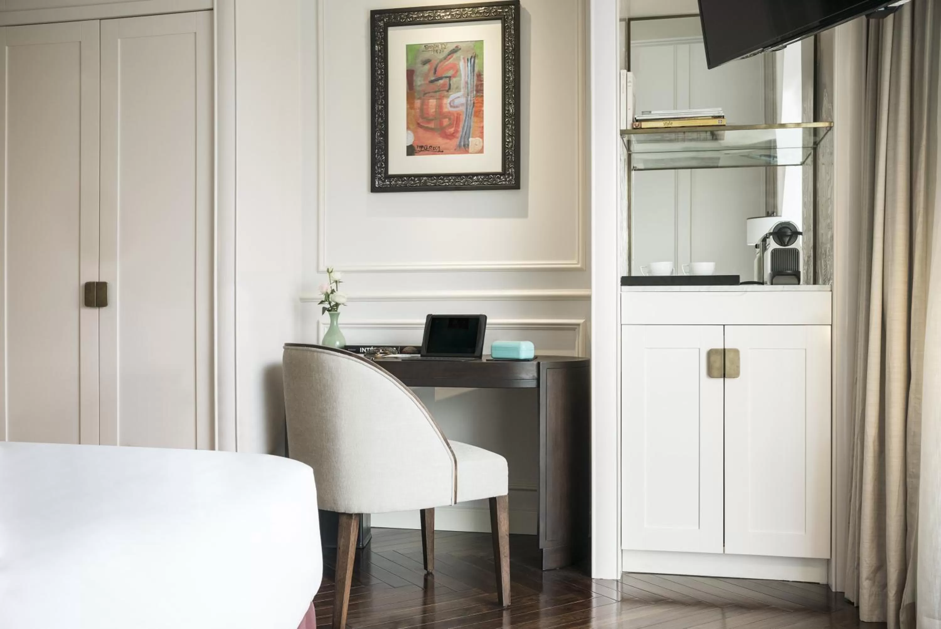 Coffee/tea facilities, Bed in Hotel Des Arts Saigon Mgallery Collection