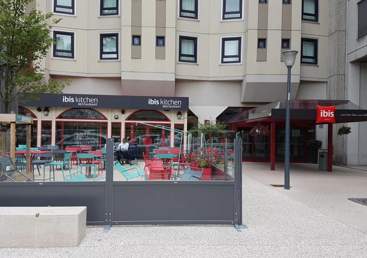 Patio in ibis Lyon Part Dieu Les Halles