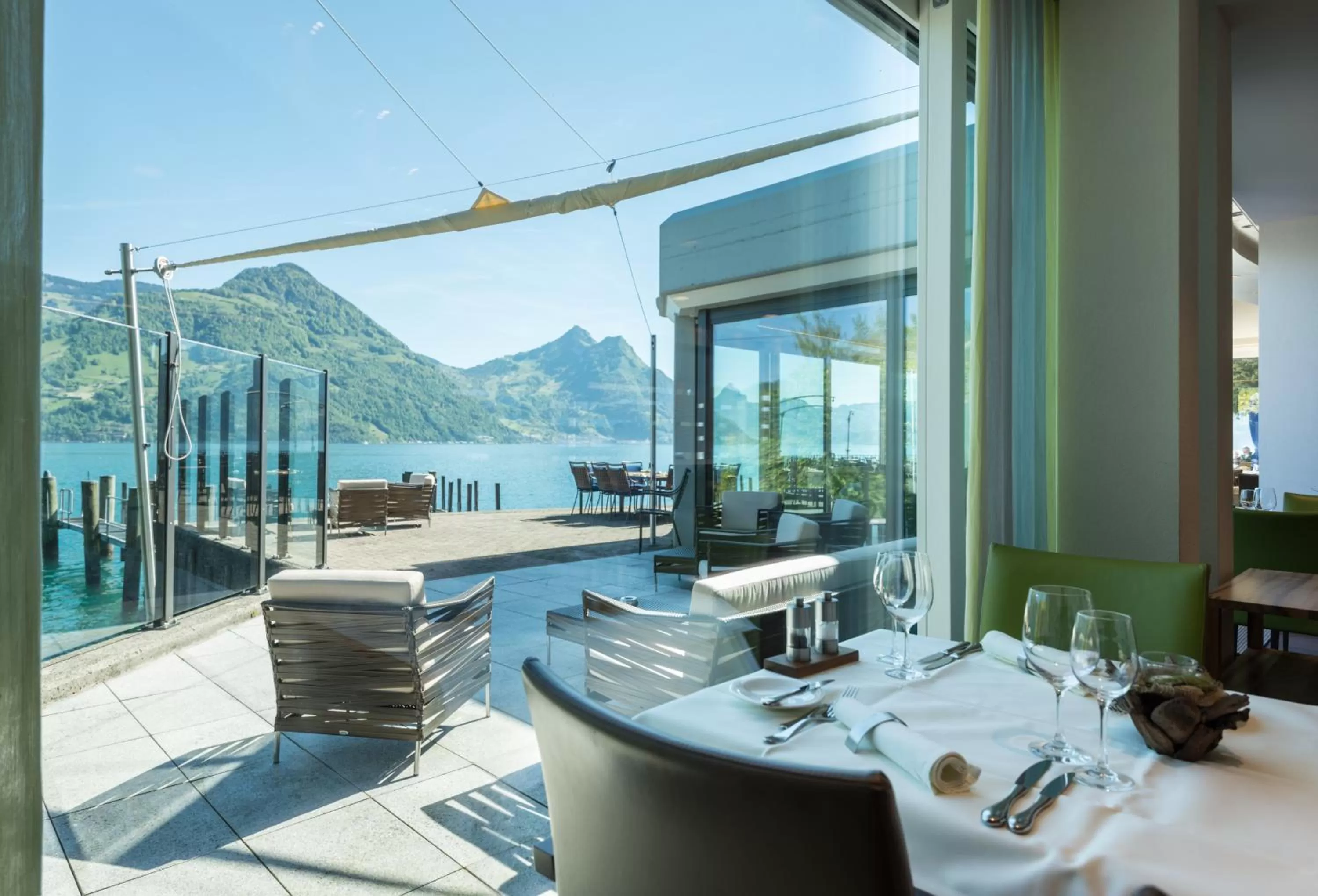 Lounge or bar in Hotel Nidwaldnerhof direkt am See