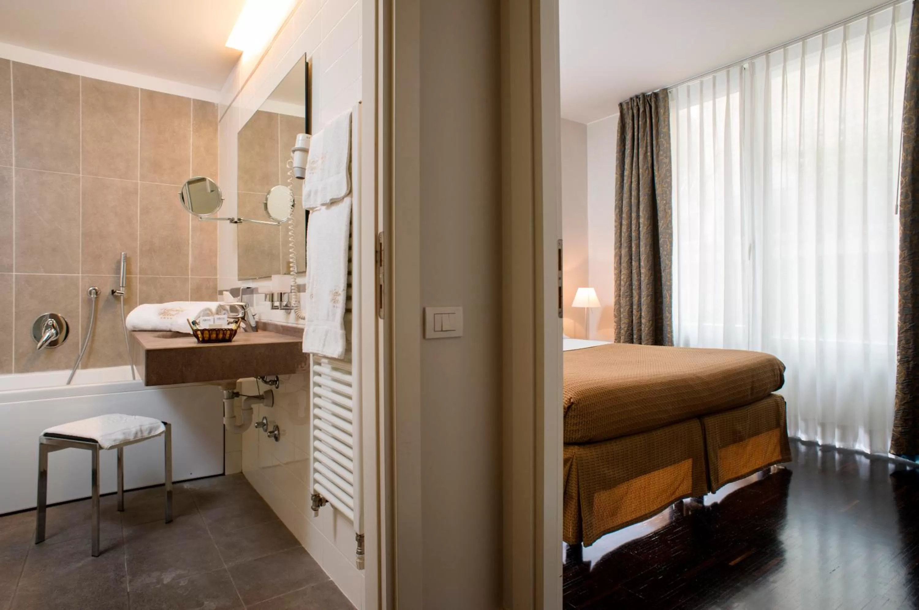 Day in National Hotel