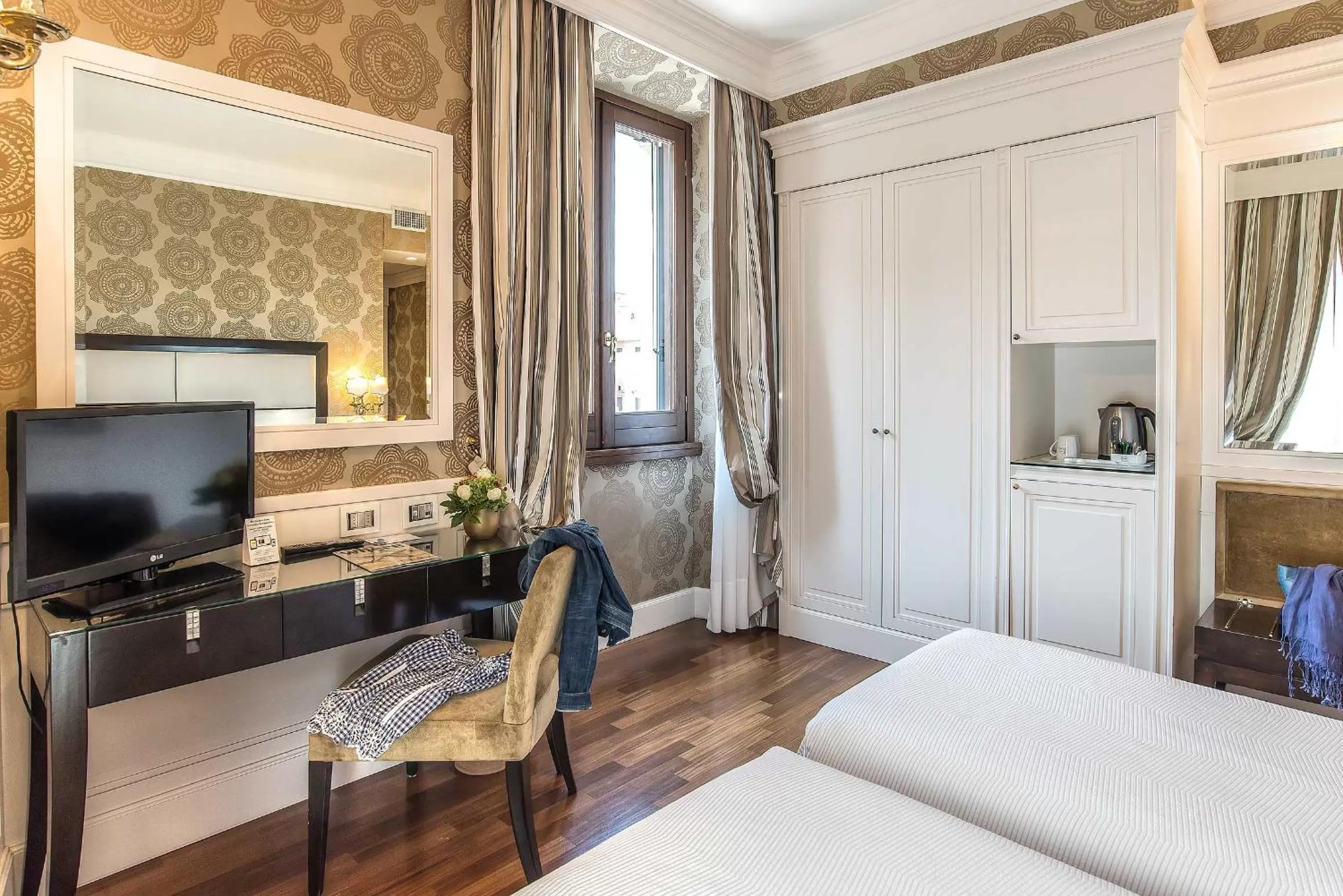 TV and multimedia, Bed in Albergo del Senato