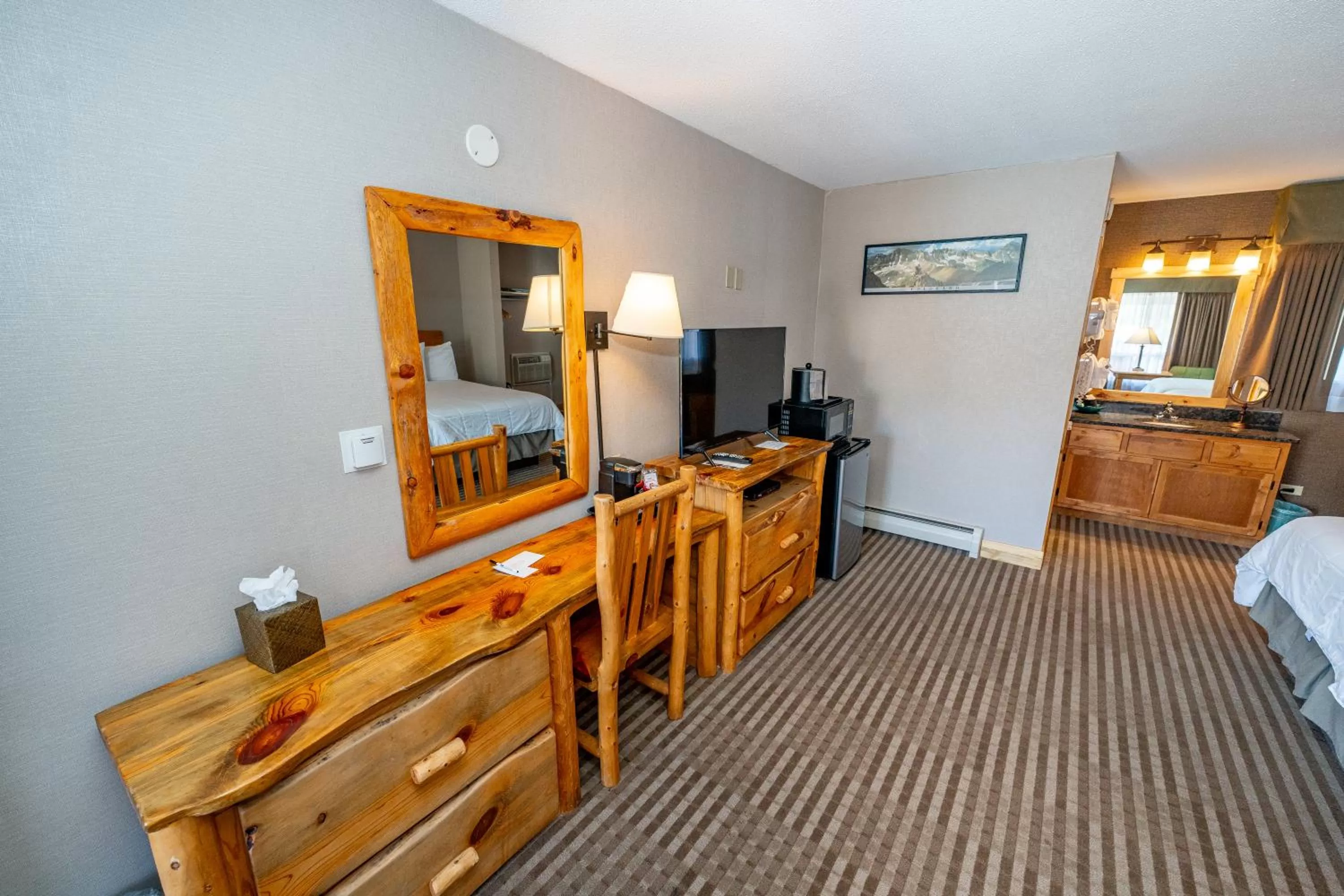 minibar, Bed in Hotel Estes