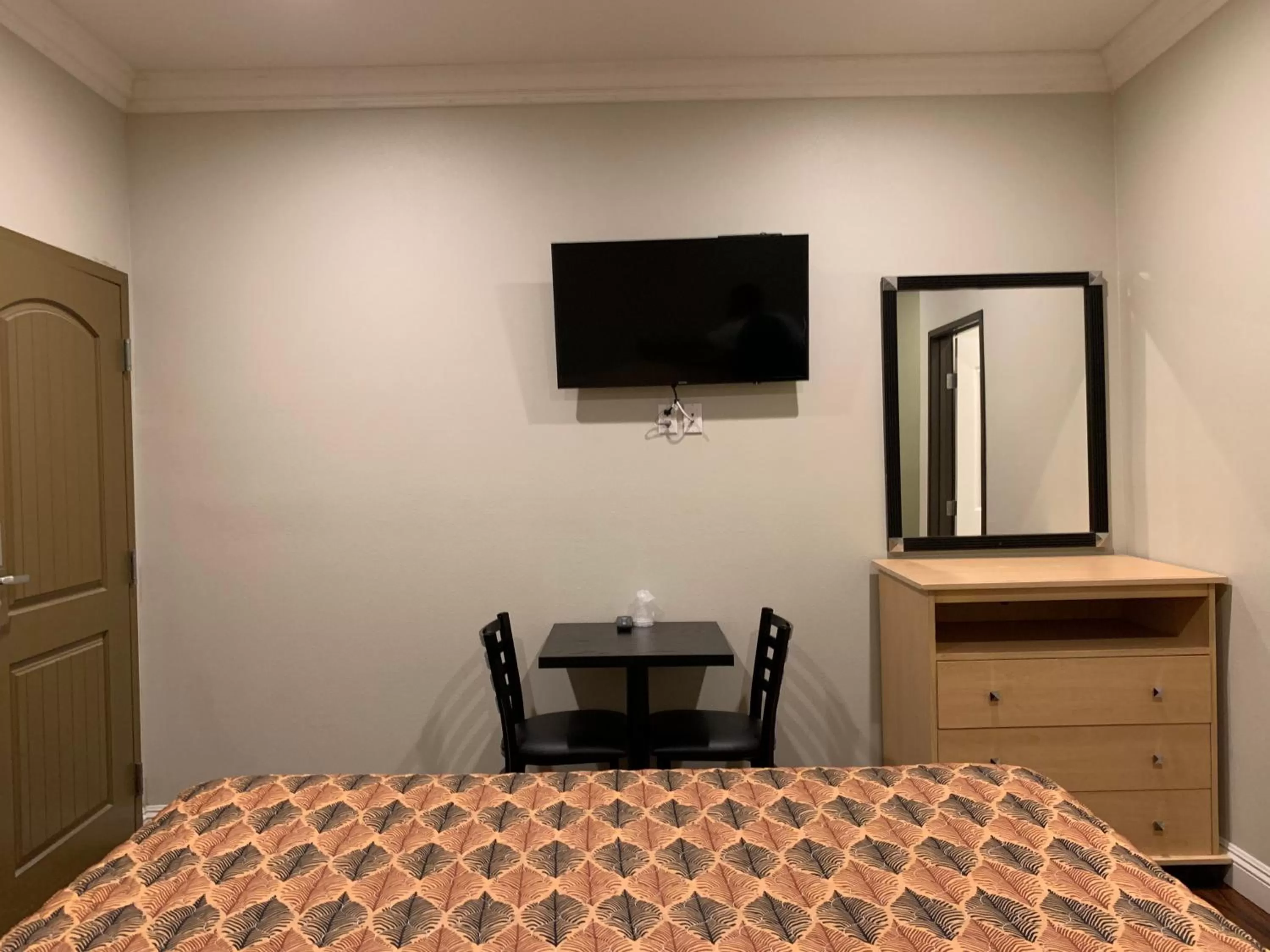 TV/Entertainment Center in El Rey Inn