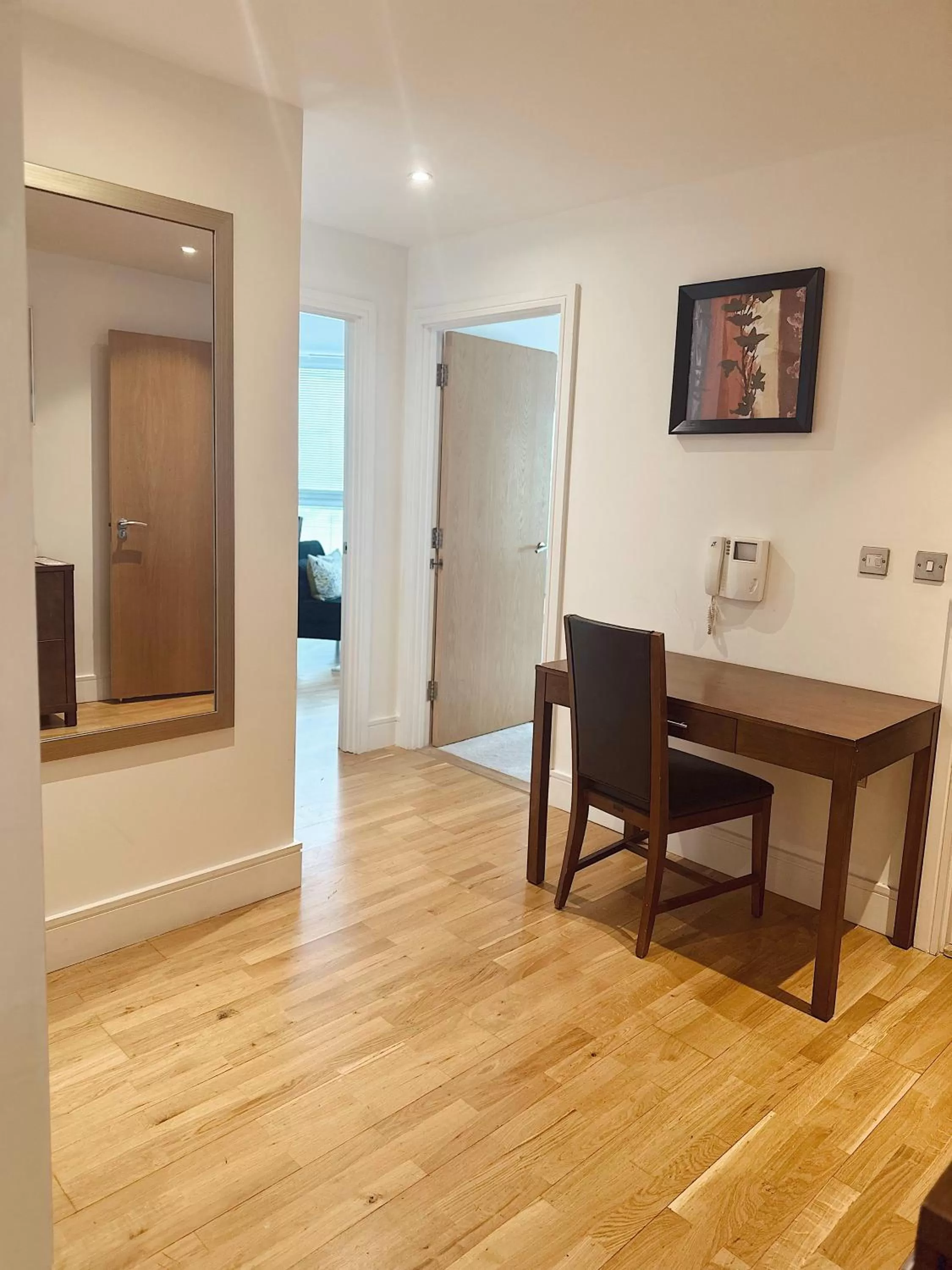 Facade/entrance in Canary Wharf - Luxury Apartments