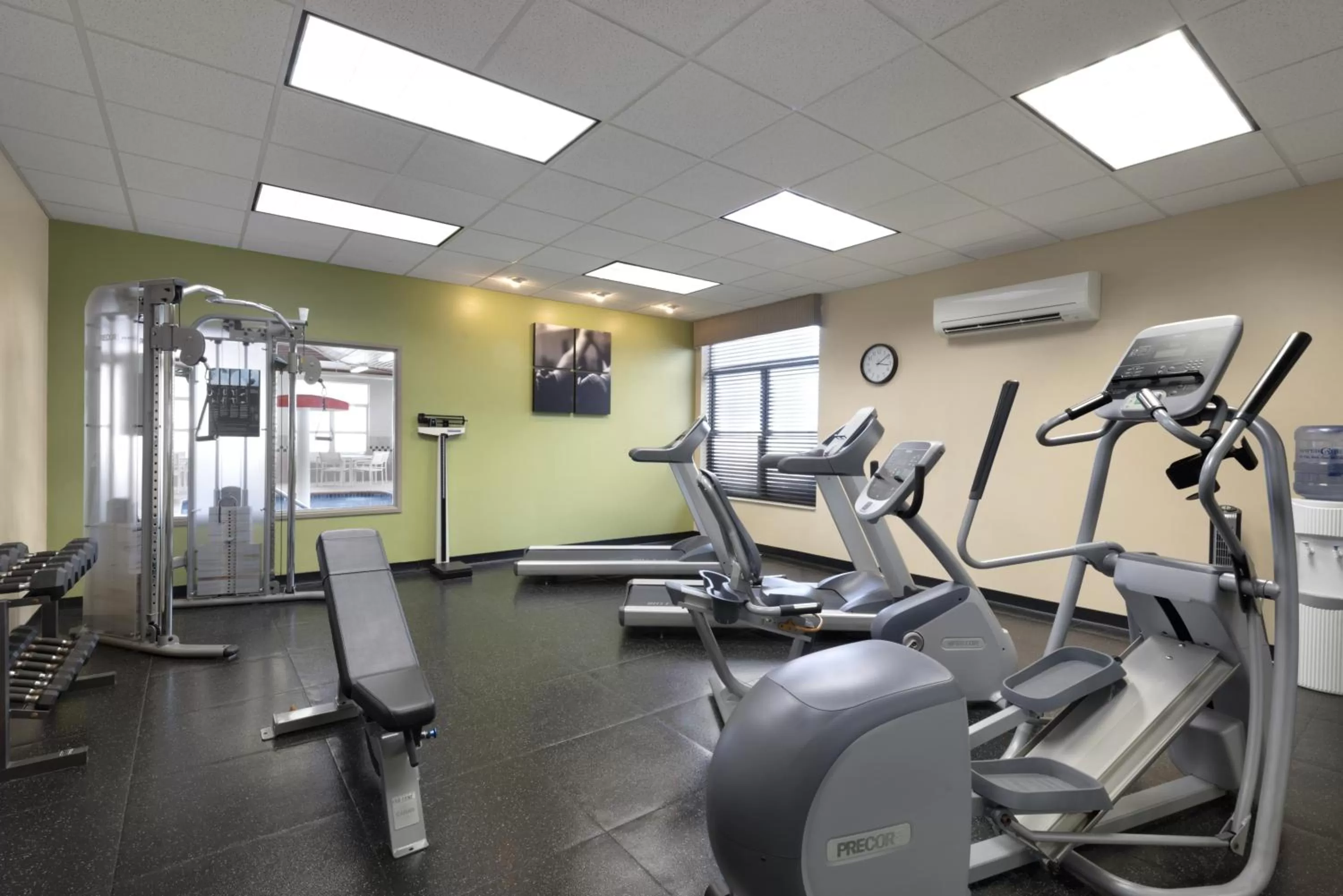 Fitness centre/facilities in Country Inn & Suites by Radisson, Houghton, MI