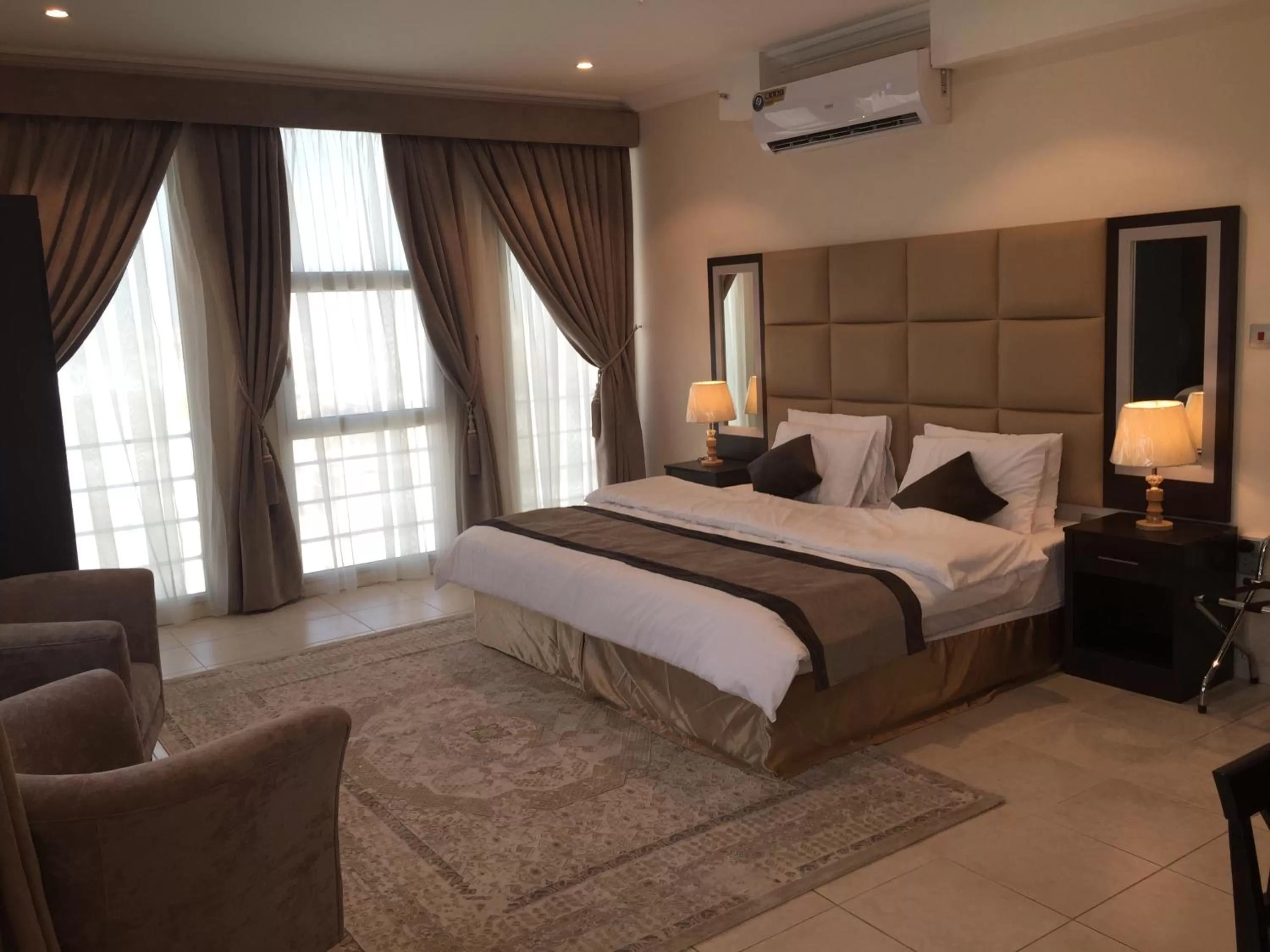 Bed in Alshaheen Suites