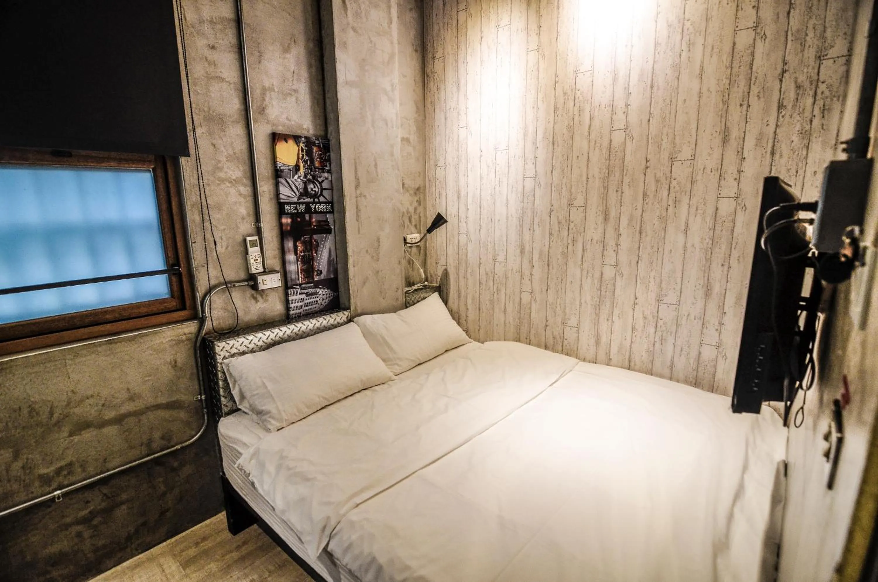 Bedroom, Bed in You Worth Inn